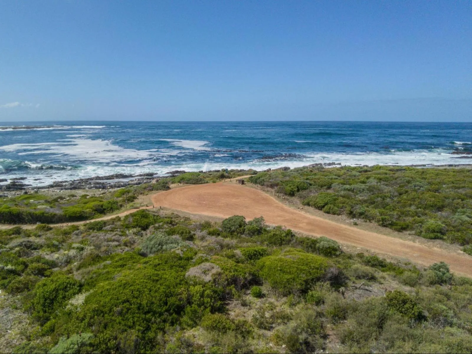 Beach in Sandbaai Country House