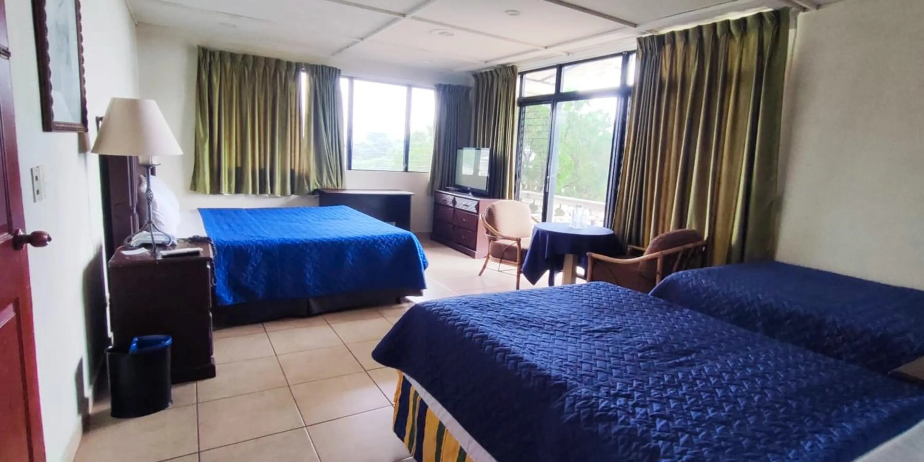 Bed in Hotel Mediterraneo Plaza