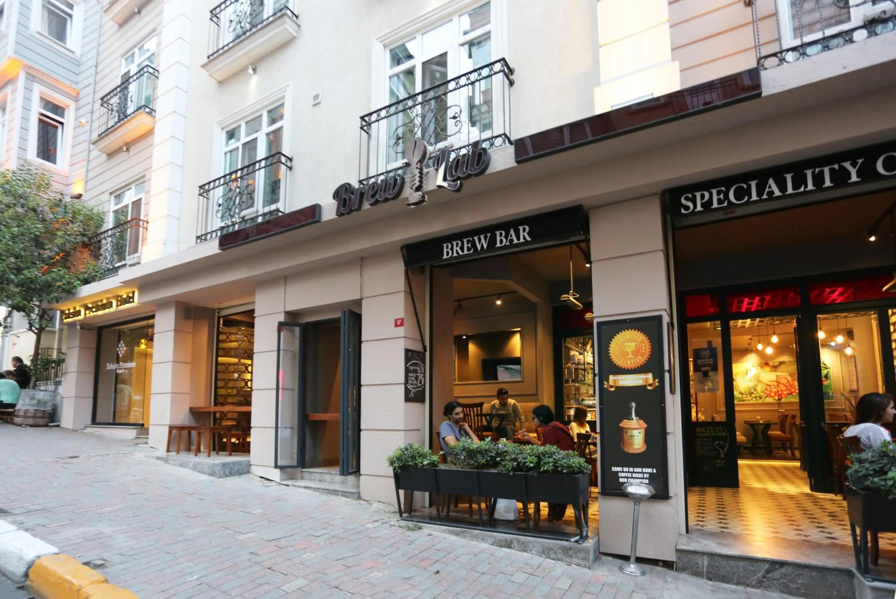 Facade/entrance in Taksim Premium Hotel