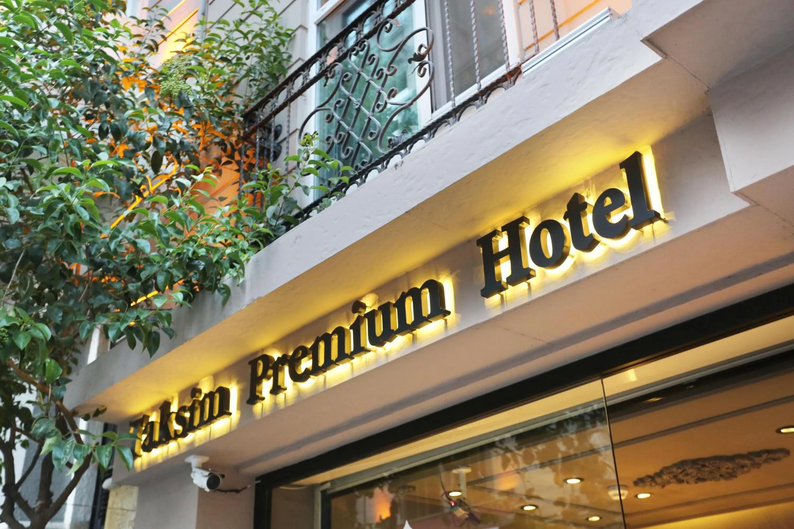Facade/entrance in Taksim Premium Hotel