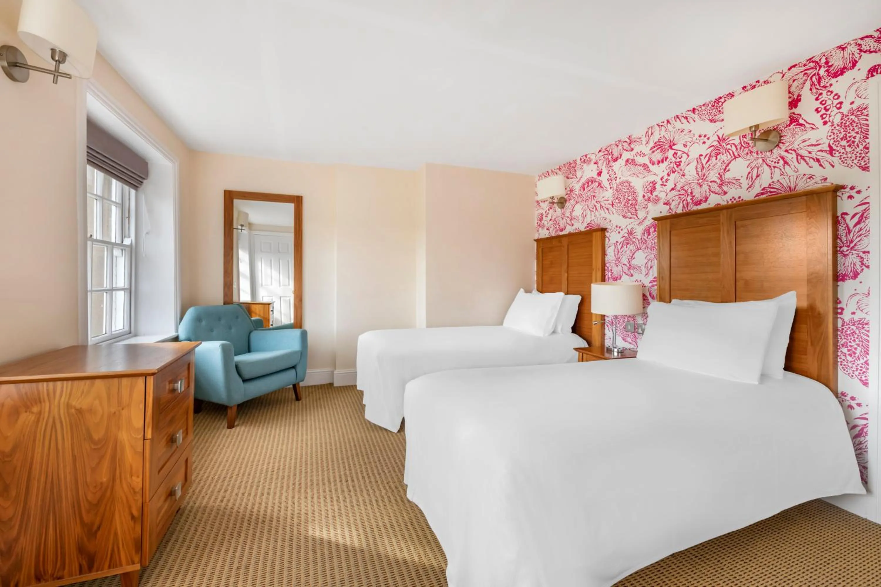 Bedroom, Bed in Wychnor Park Country Club