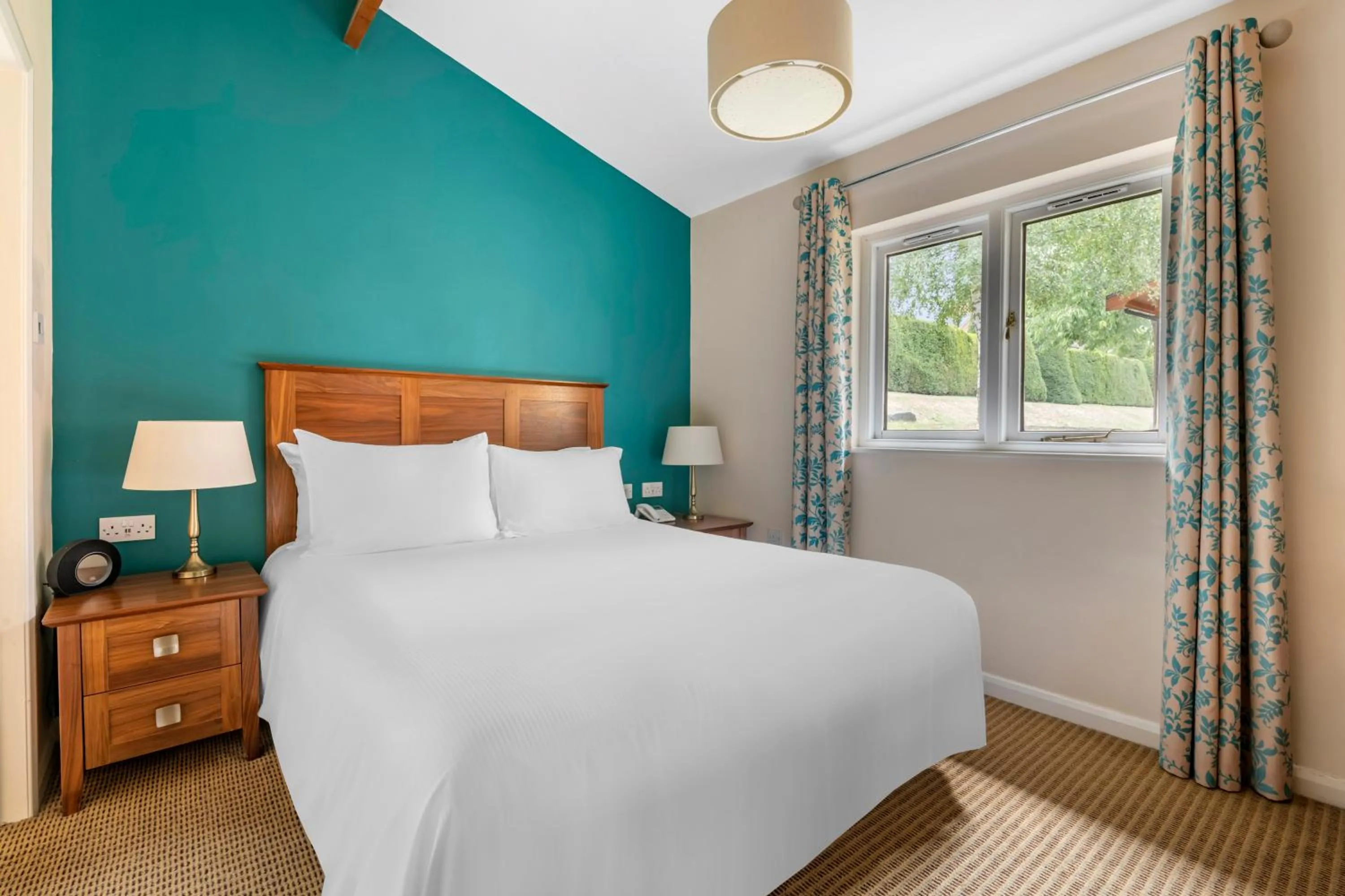 Bedroom, Bed in Wychnor Park Country Club
