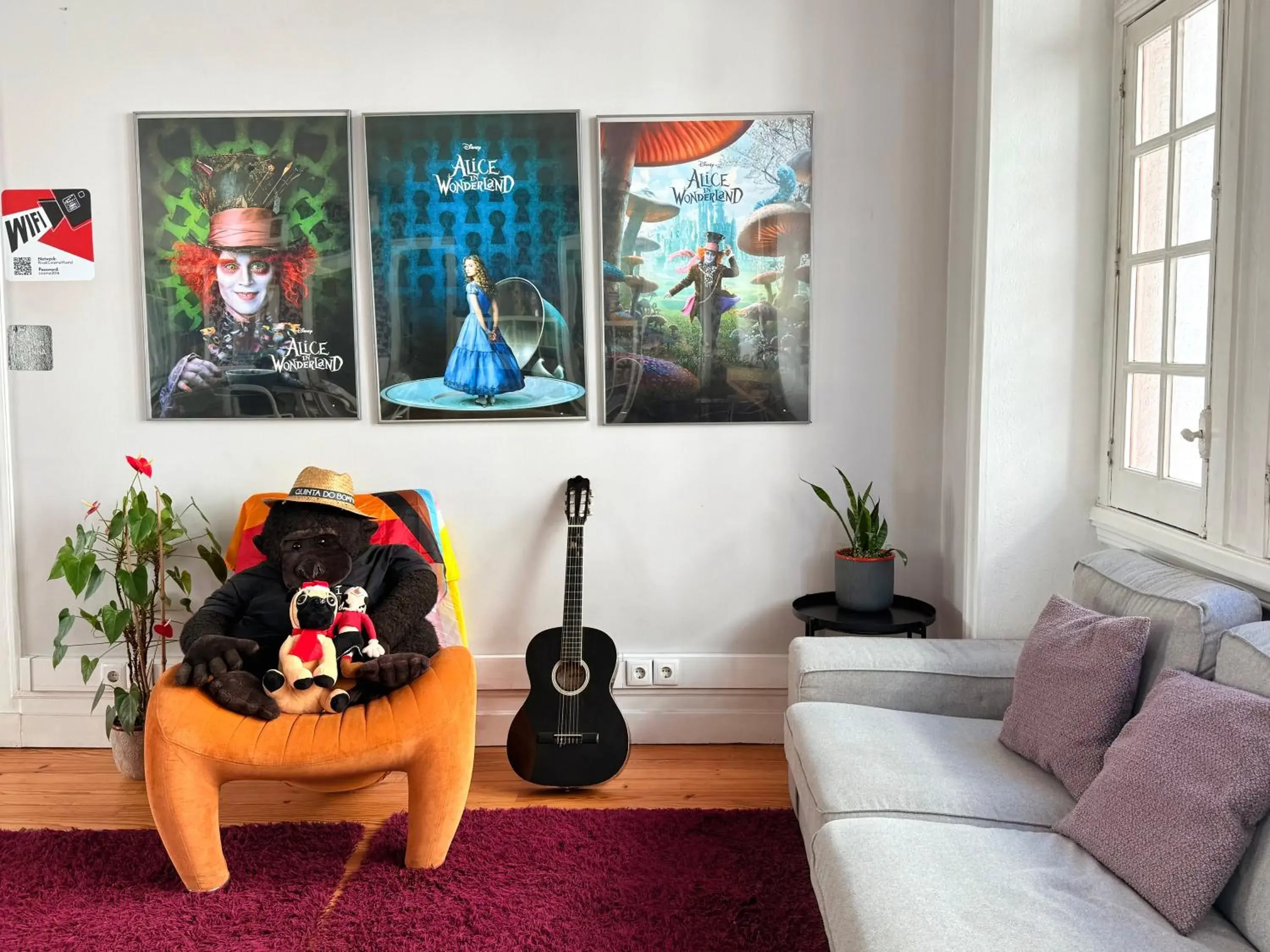 Living room in Rivoli Cinema Hostel Living room in Rivoli Cinema Hostel