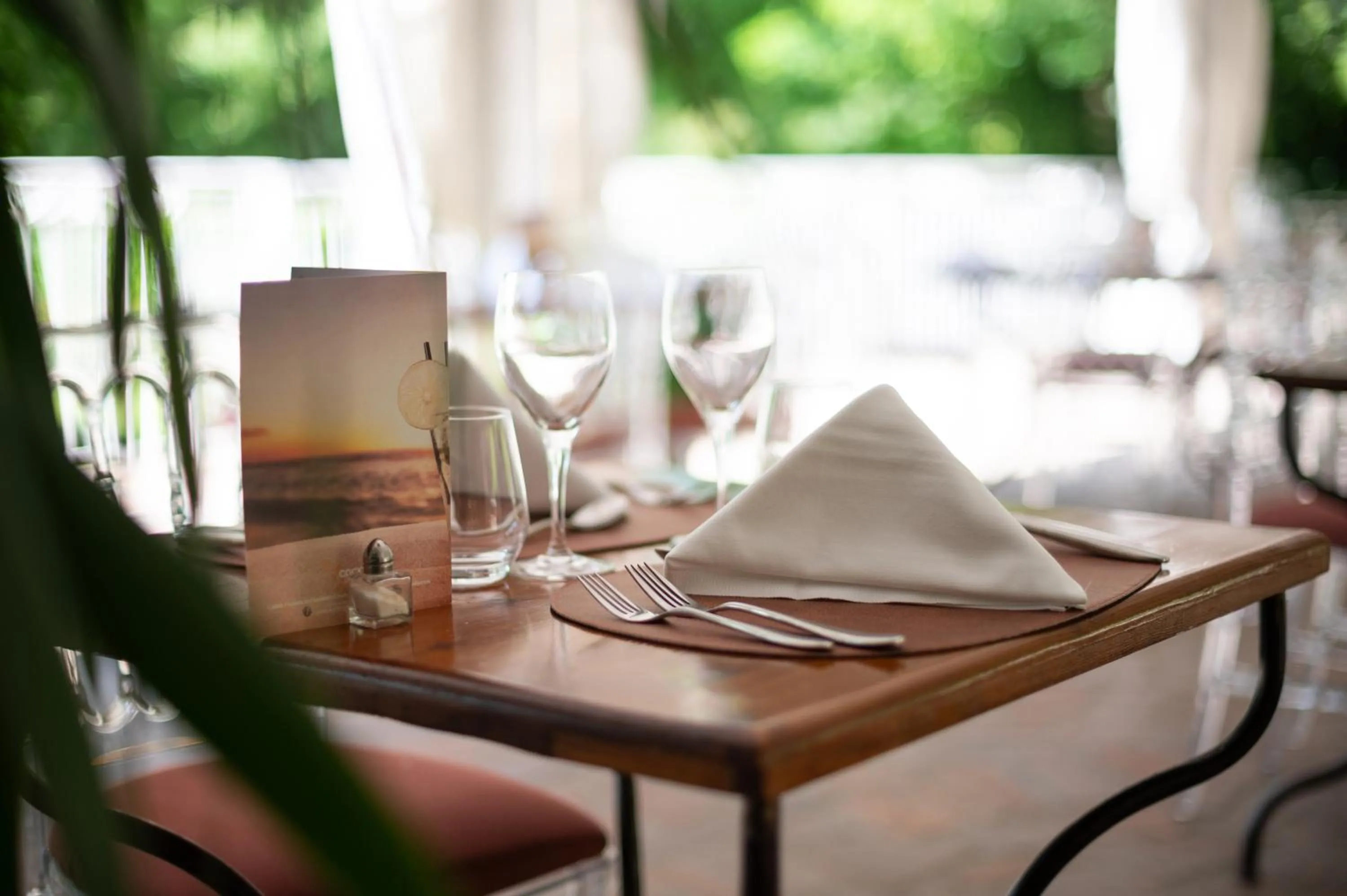 Restaurant/places to eat in Logis Hôtels - Hôtel Restaurant Domaine Les Falaises