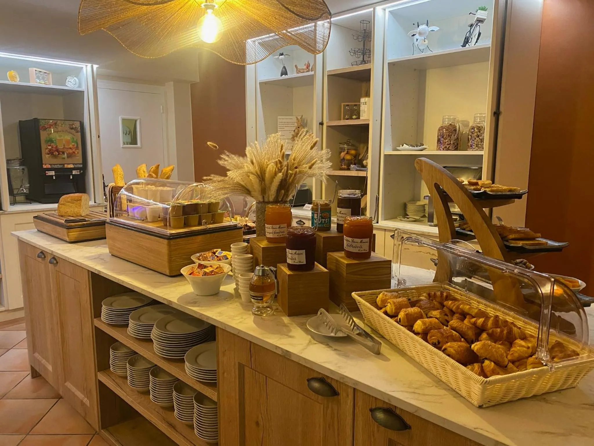 Buffet breakfast in Logis Hôtels - Hôtel Restaurant Domaine Les Falaises