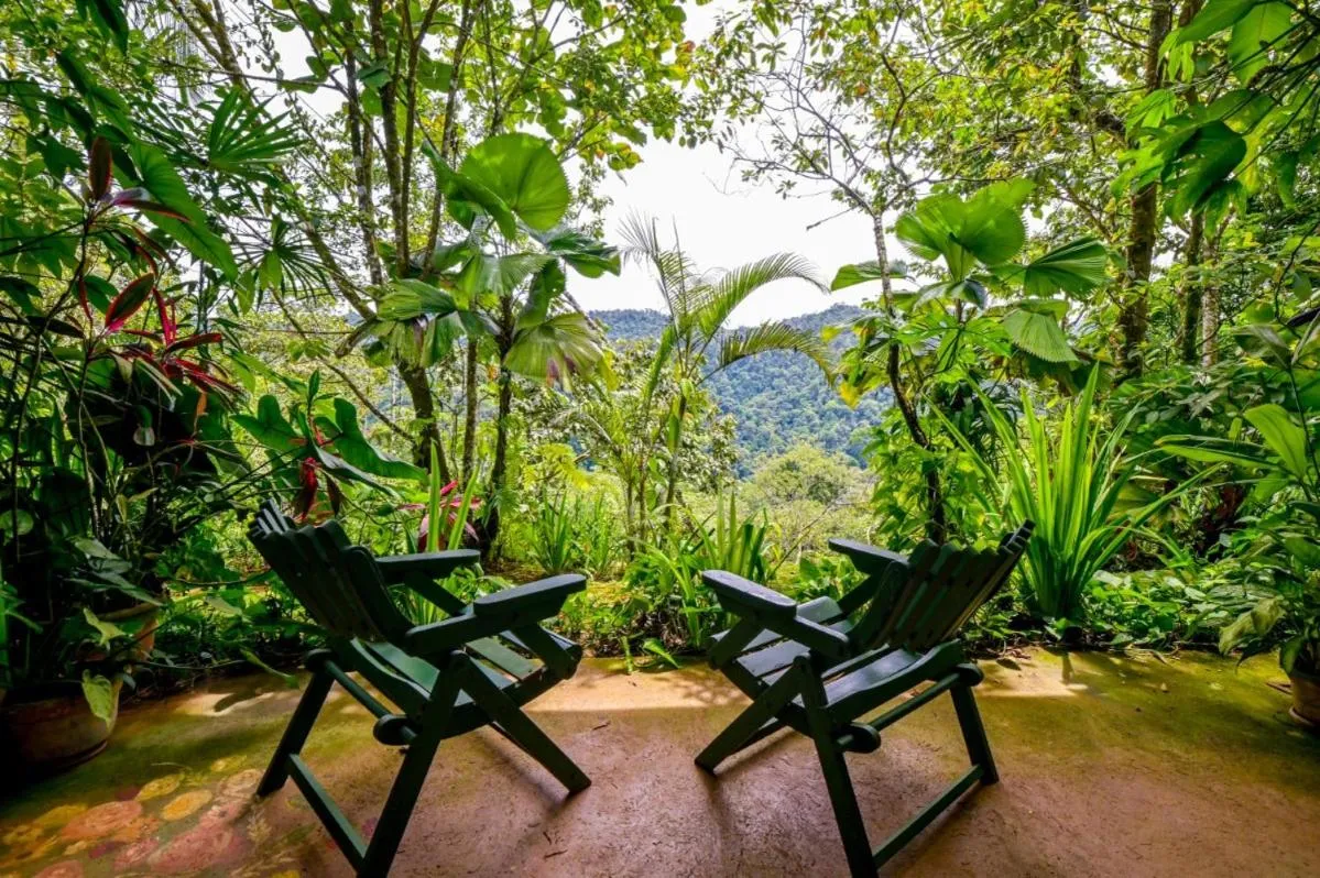 Lands in Love Hotel and Resort