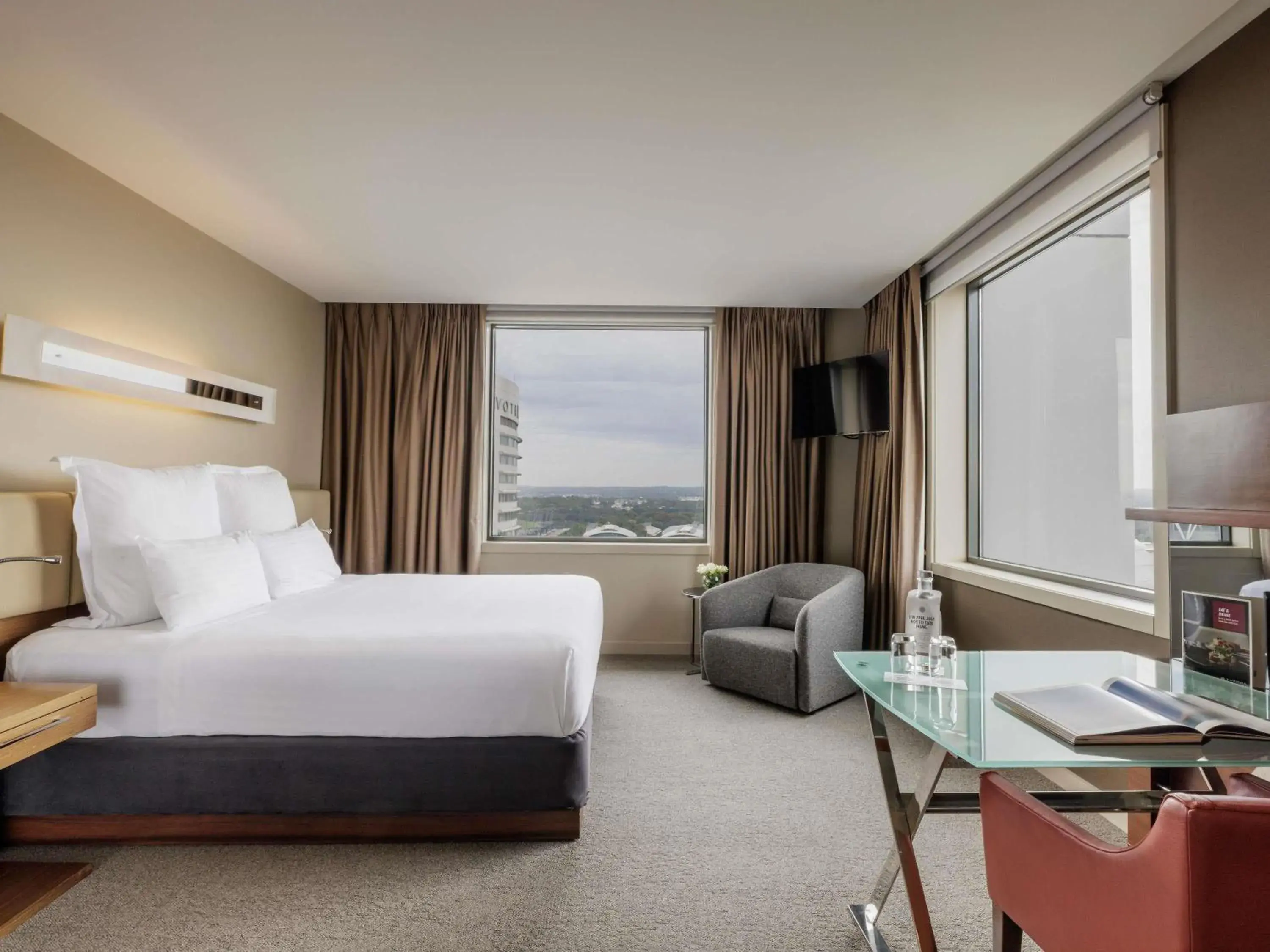 Bedroom, Bed in Pullman Sydney Olympic Park Bedroom, Bed in Pullman Sydney Olympic Park