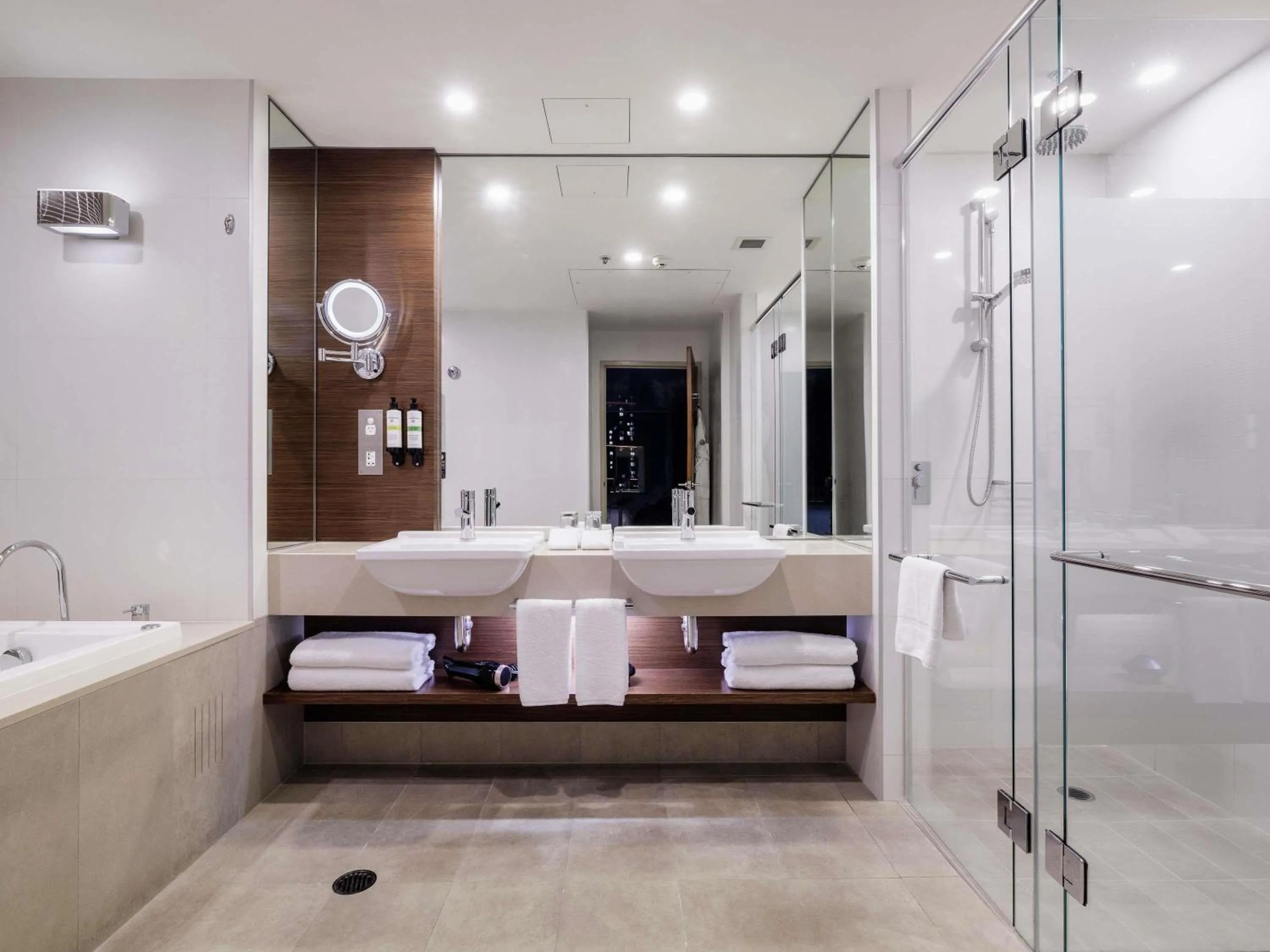 Bedroom in Pullman Sydney Olympic Park