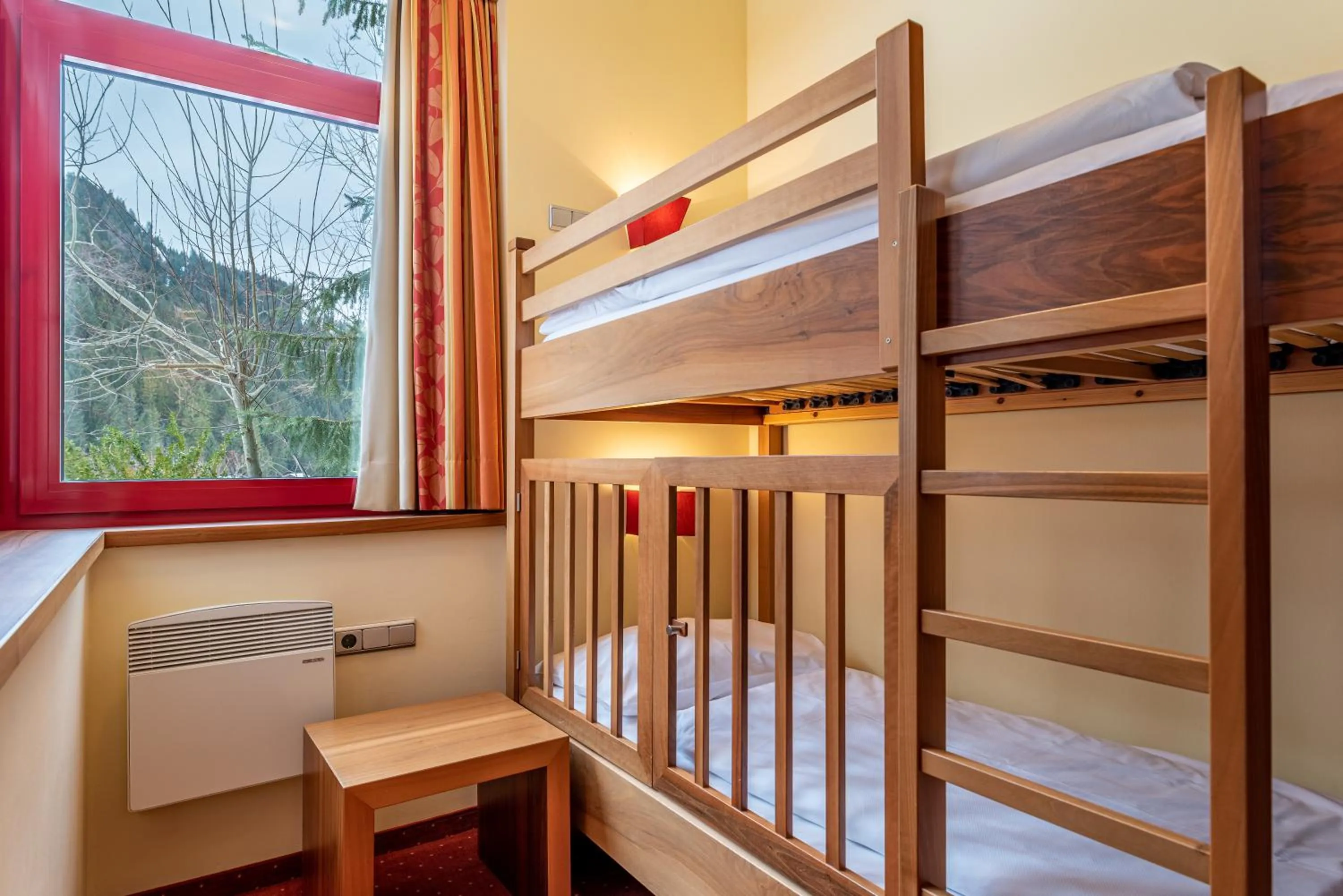 bunk bed, Bed in Hotel Tyrol am Haldensee
