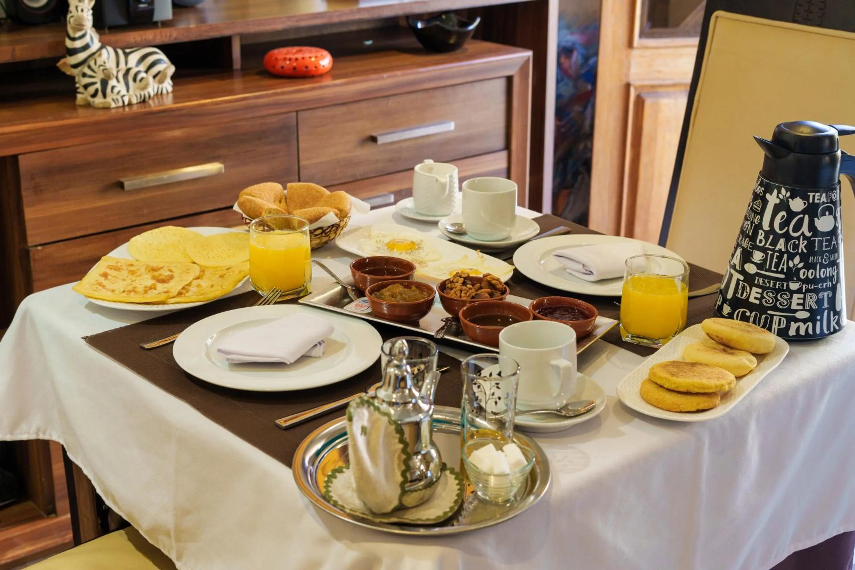 Breakfast in Riad Ushuaia La Villa - Centre Marrakech