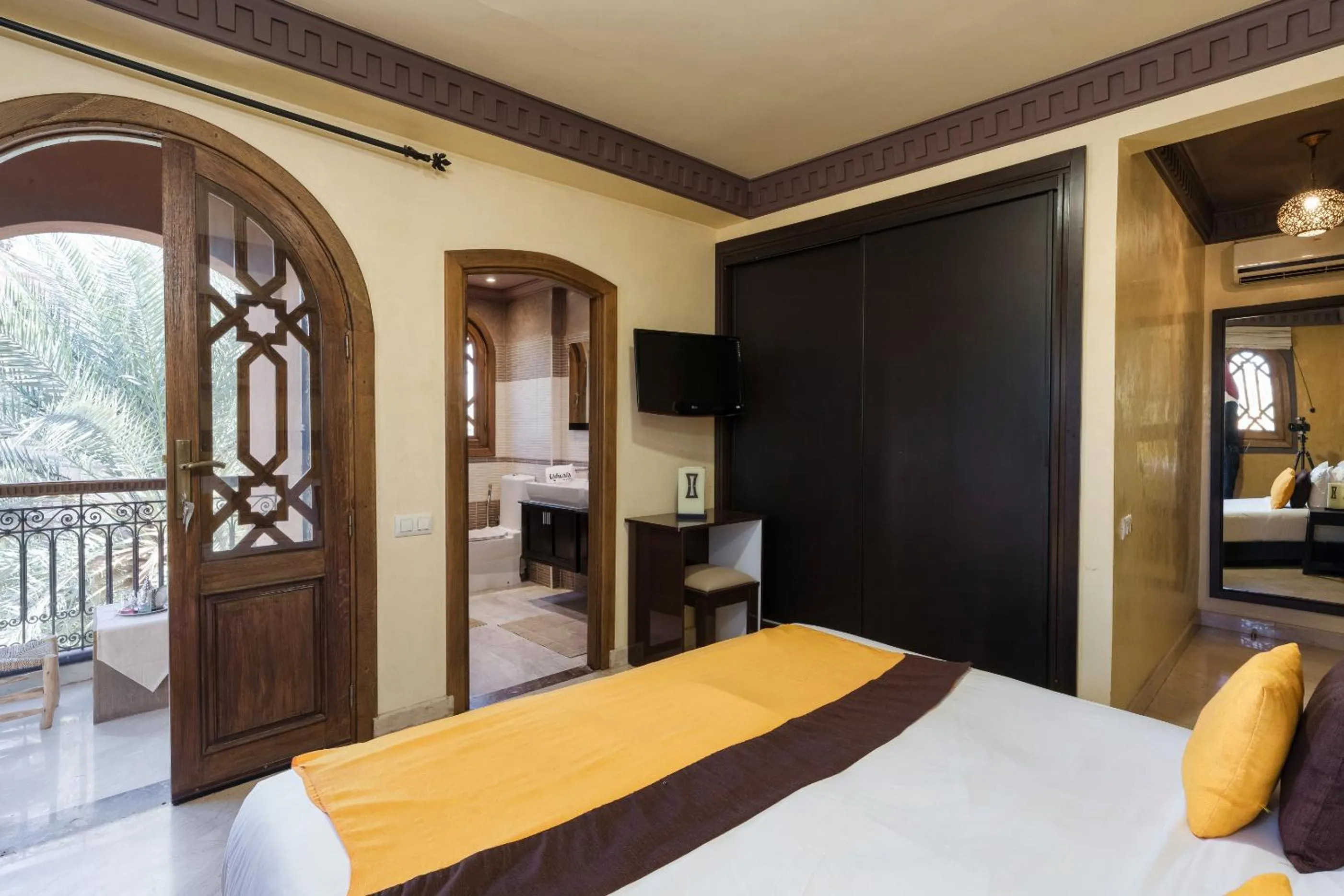 Bed in Riad Ushuaia La Villa - Centre Marrakech