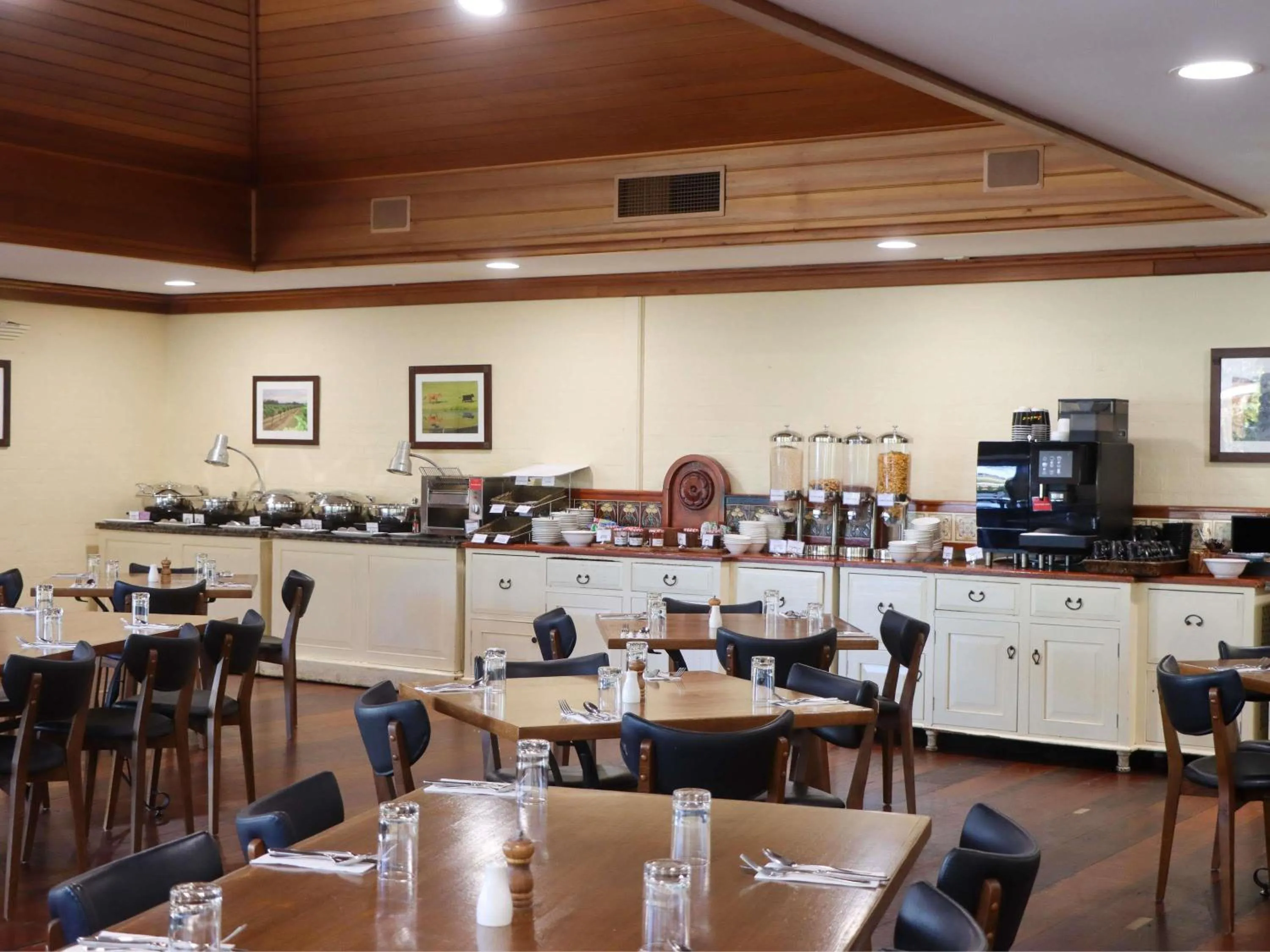 Breakfast in Mercure Hunter Valley Gardens