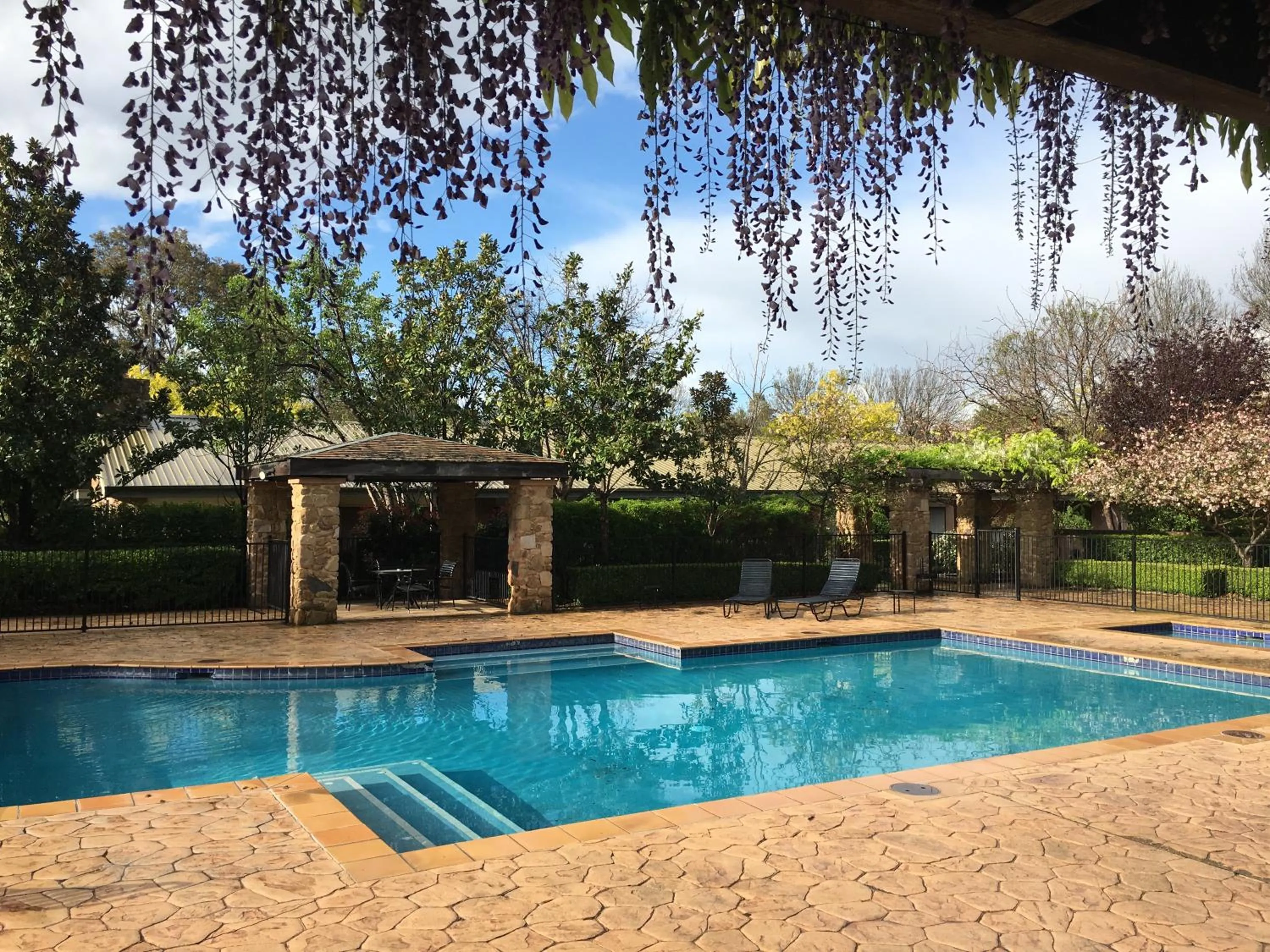Swimming pool in Mercure Hunter Valley Gardens