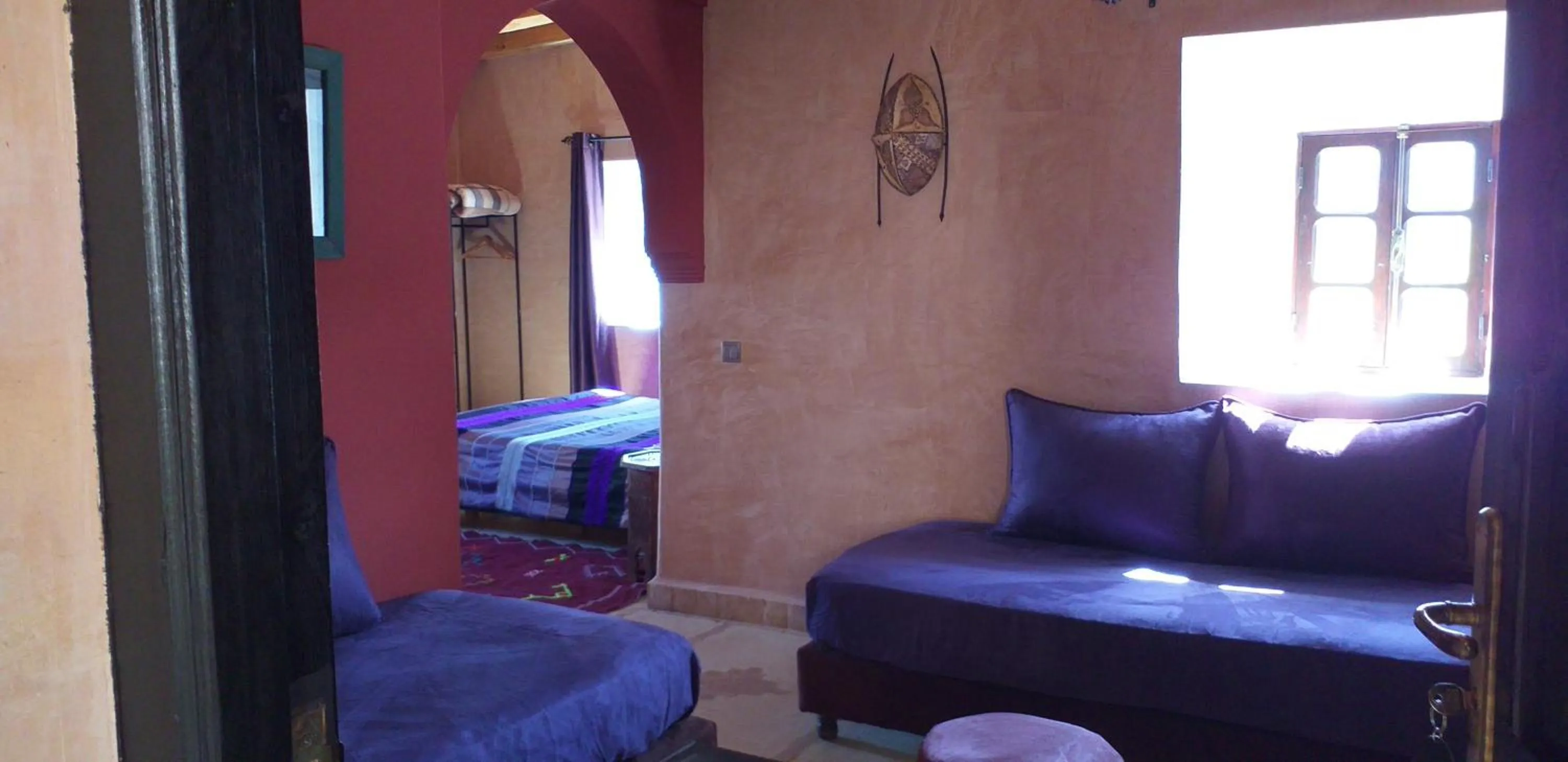Seating area, Bed in La Kasbah d'Ouzoud