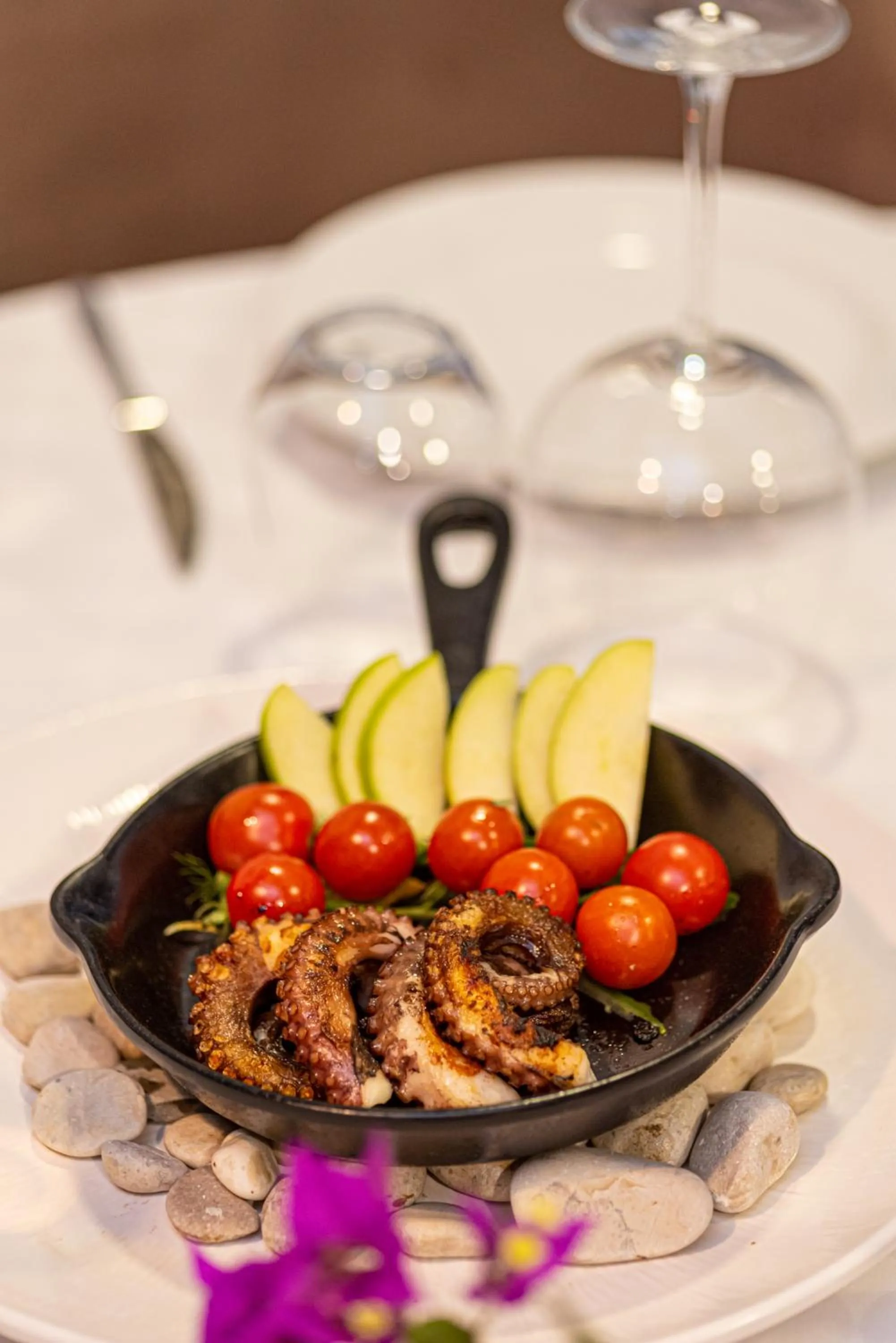 Restaurant/places to eat in Hotel Vlora International