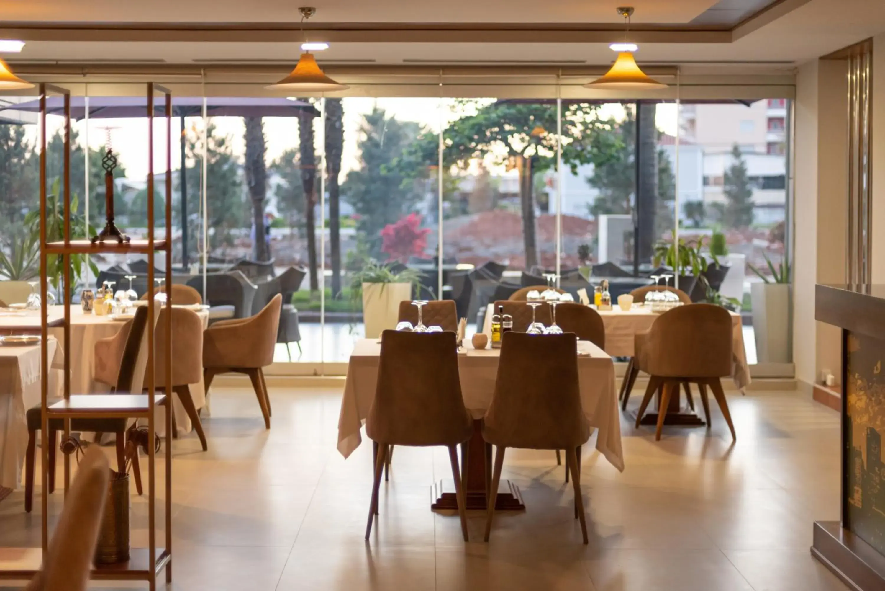 Restaurant/places to eat in Hotel Vlora International Restaurant/places to eat in Hotel Vlora International