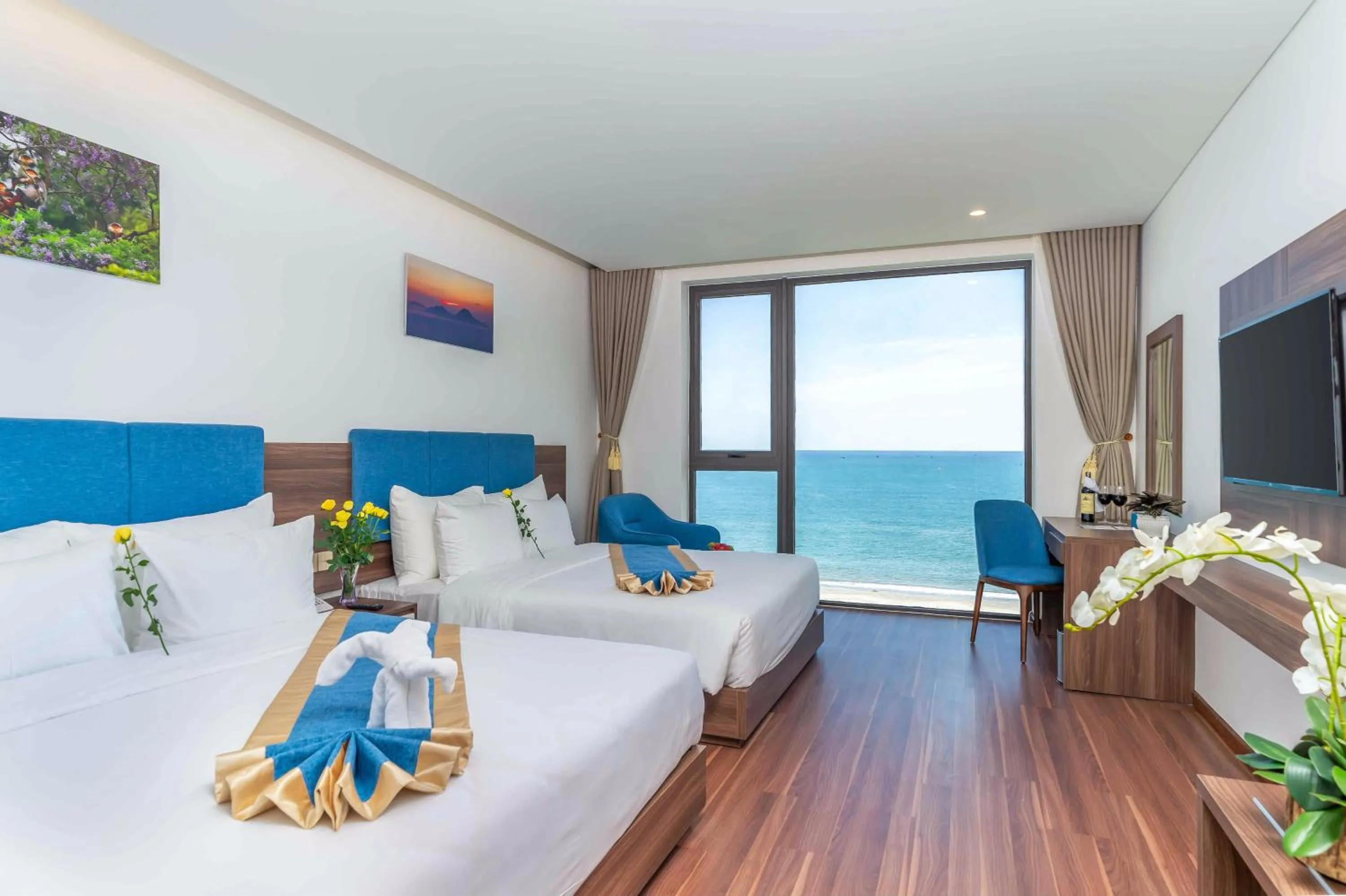 Photo of the whole room, Bed in Grand Gold Hotel