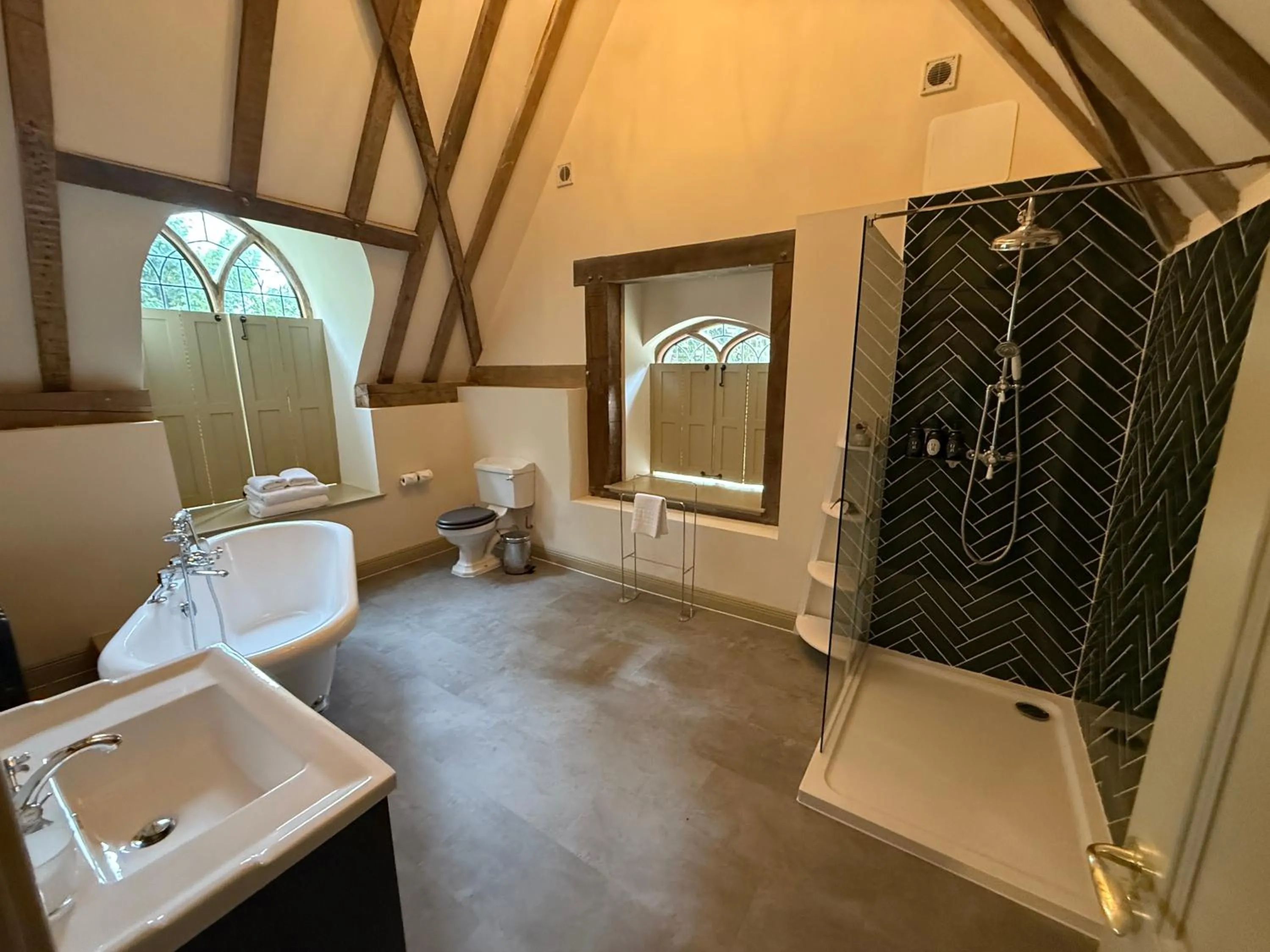 Shower in Broome Park Hotel