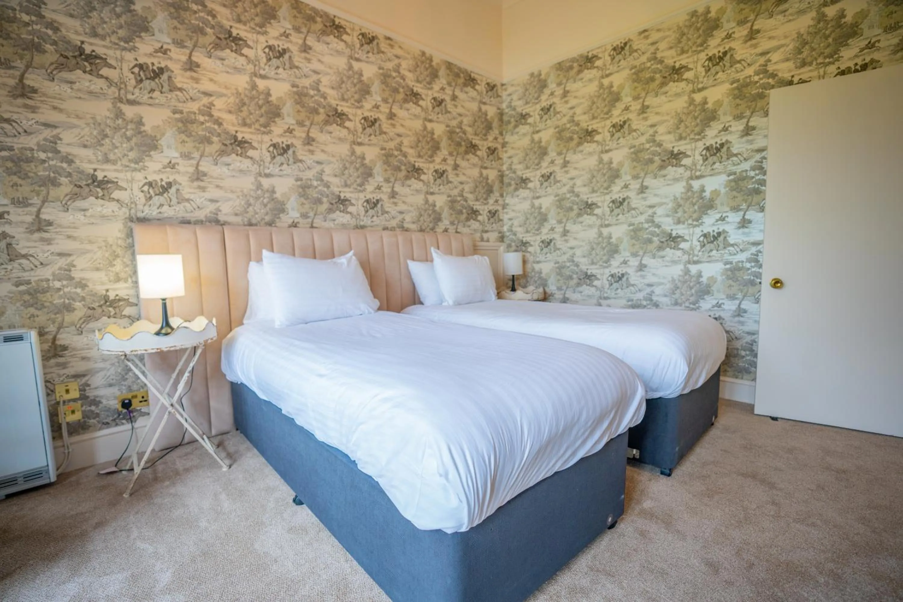 Bedroom, Bed in Broome Park Hotel