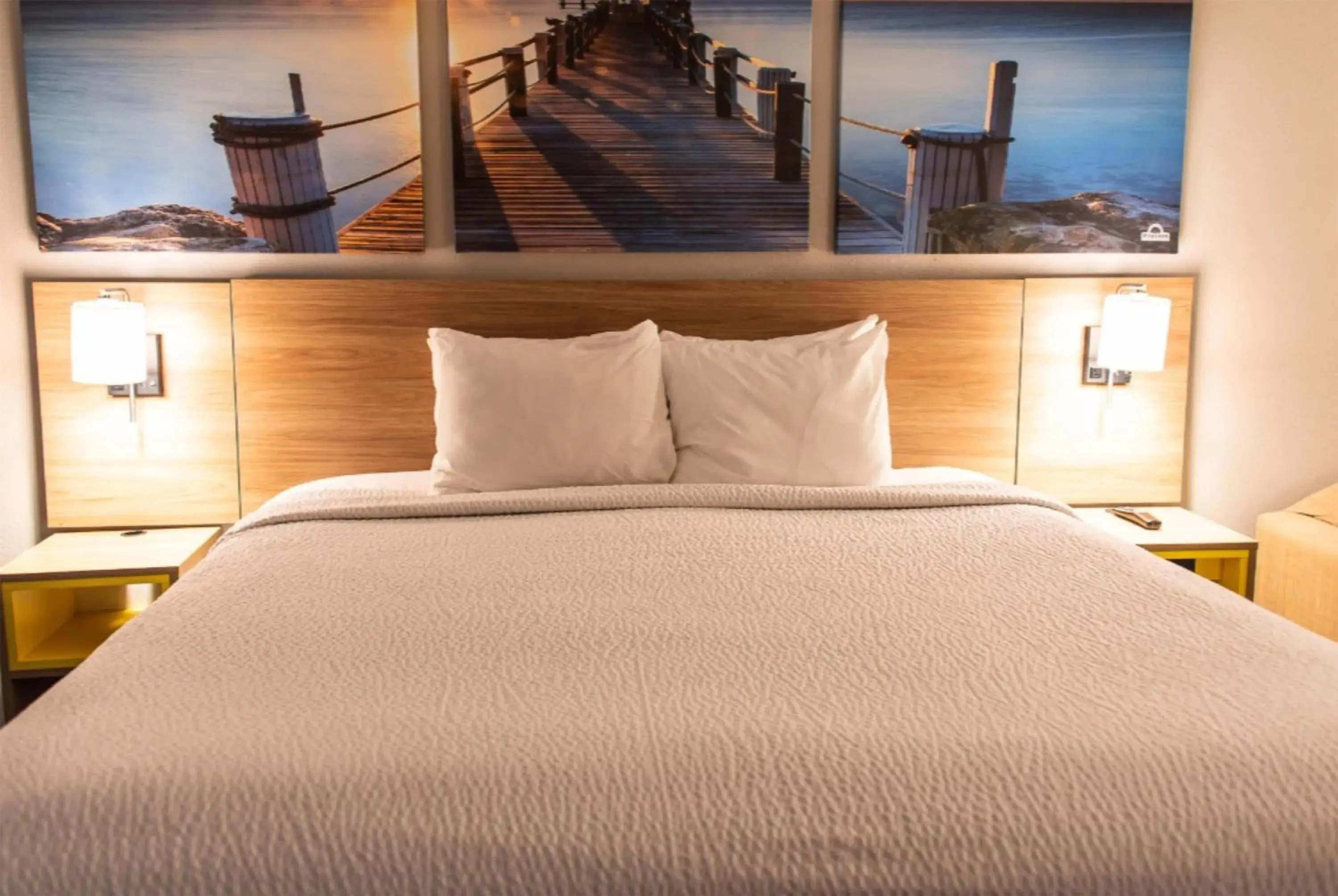 King Room - Disability Access/Non-Smoking in Days Inn by Wyndham Troy King Room - Disability Access/Non-Smoking in Days Inn by Wyndham Troy