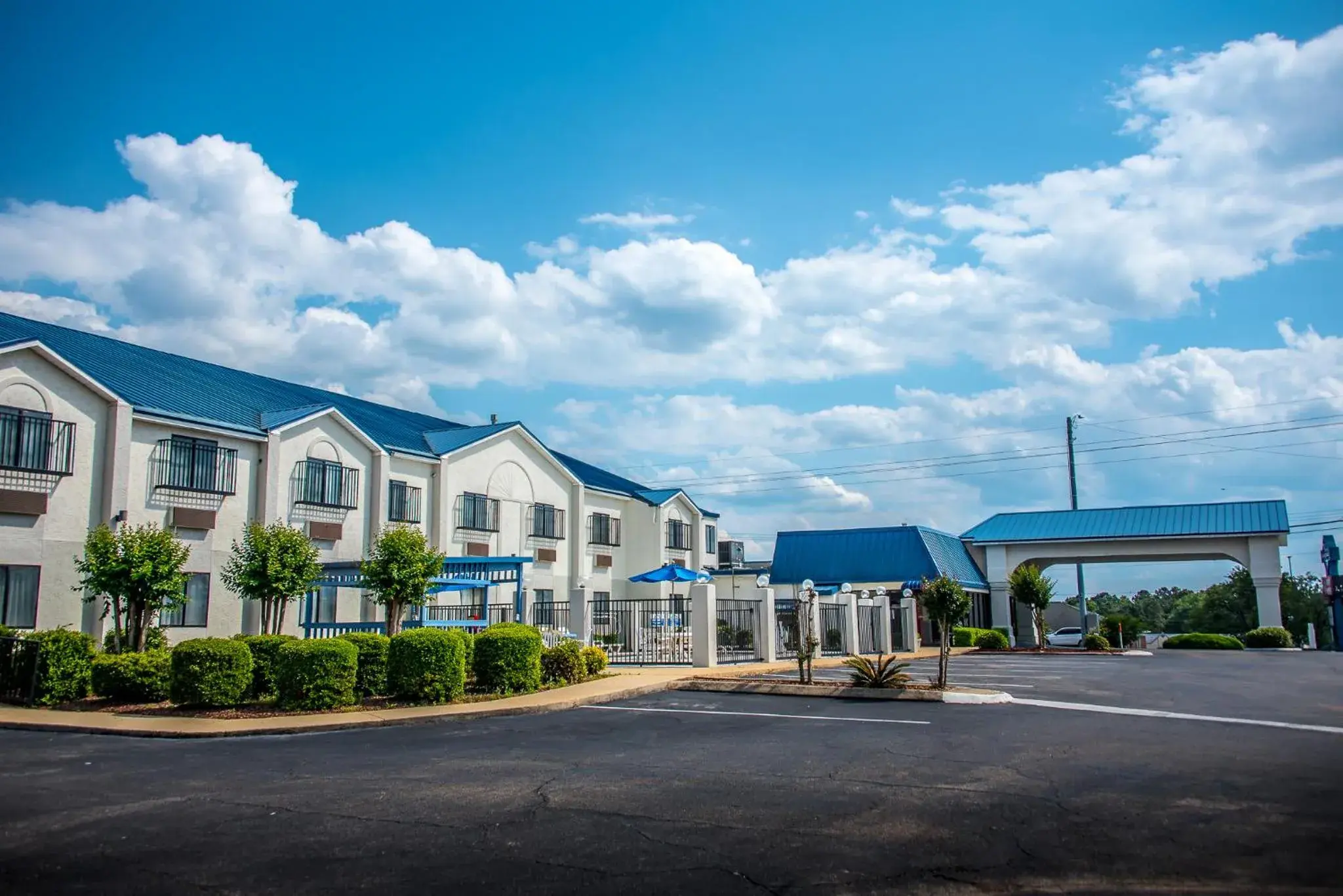 Property building in Days Inn by Wyndham Troy Property building in Days Inn by Wyndham Troy