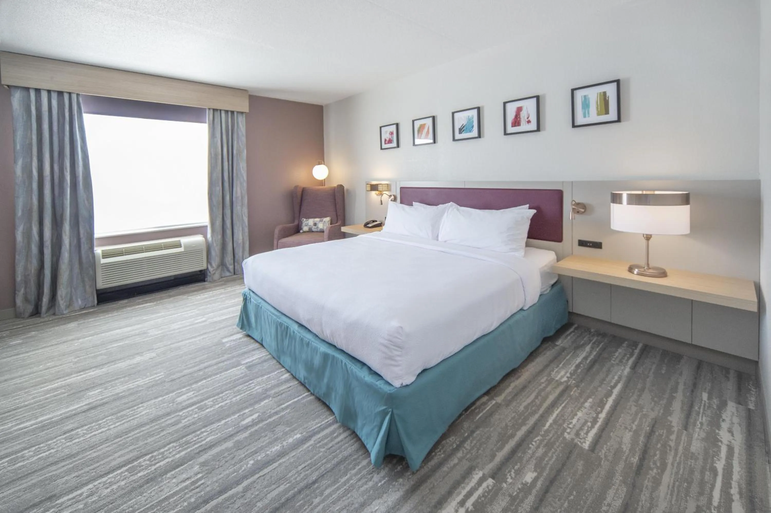 Bed in Hilton Garden Inn Clifton Park