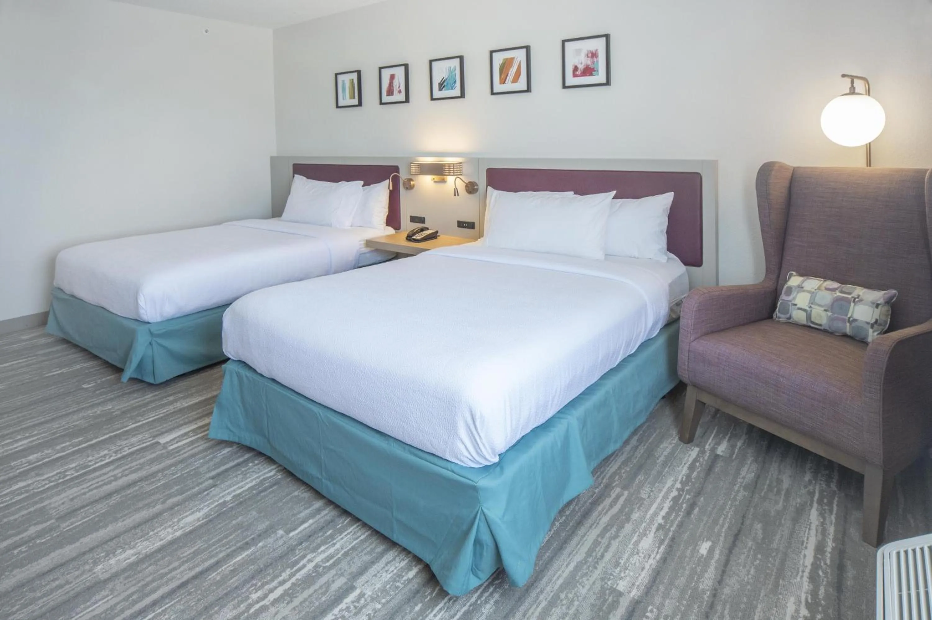 Bed in Hilton Garden Inn Clifton Park