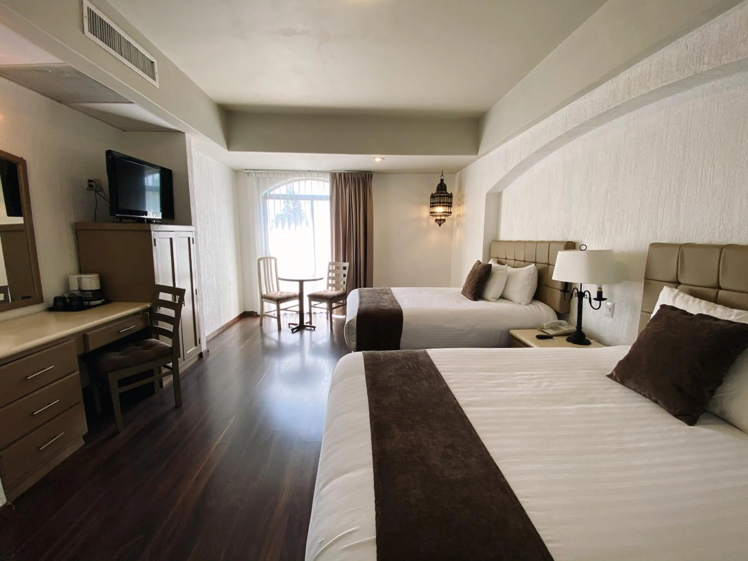 Photo of the whole room, Bed in Meson del Valle