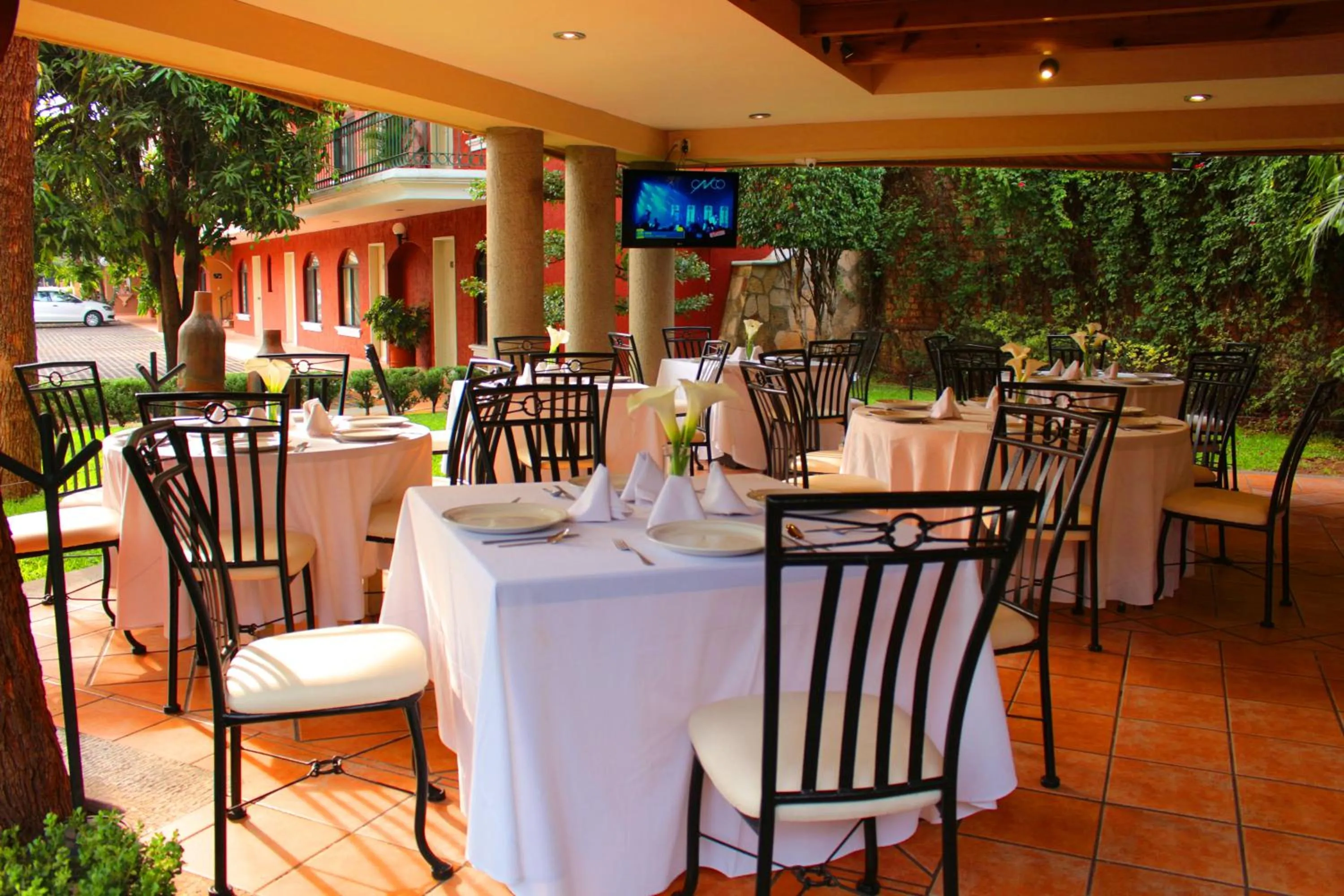 Restaurant/places to eat in Meson del Valle