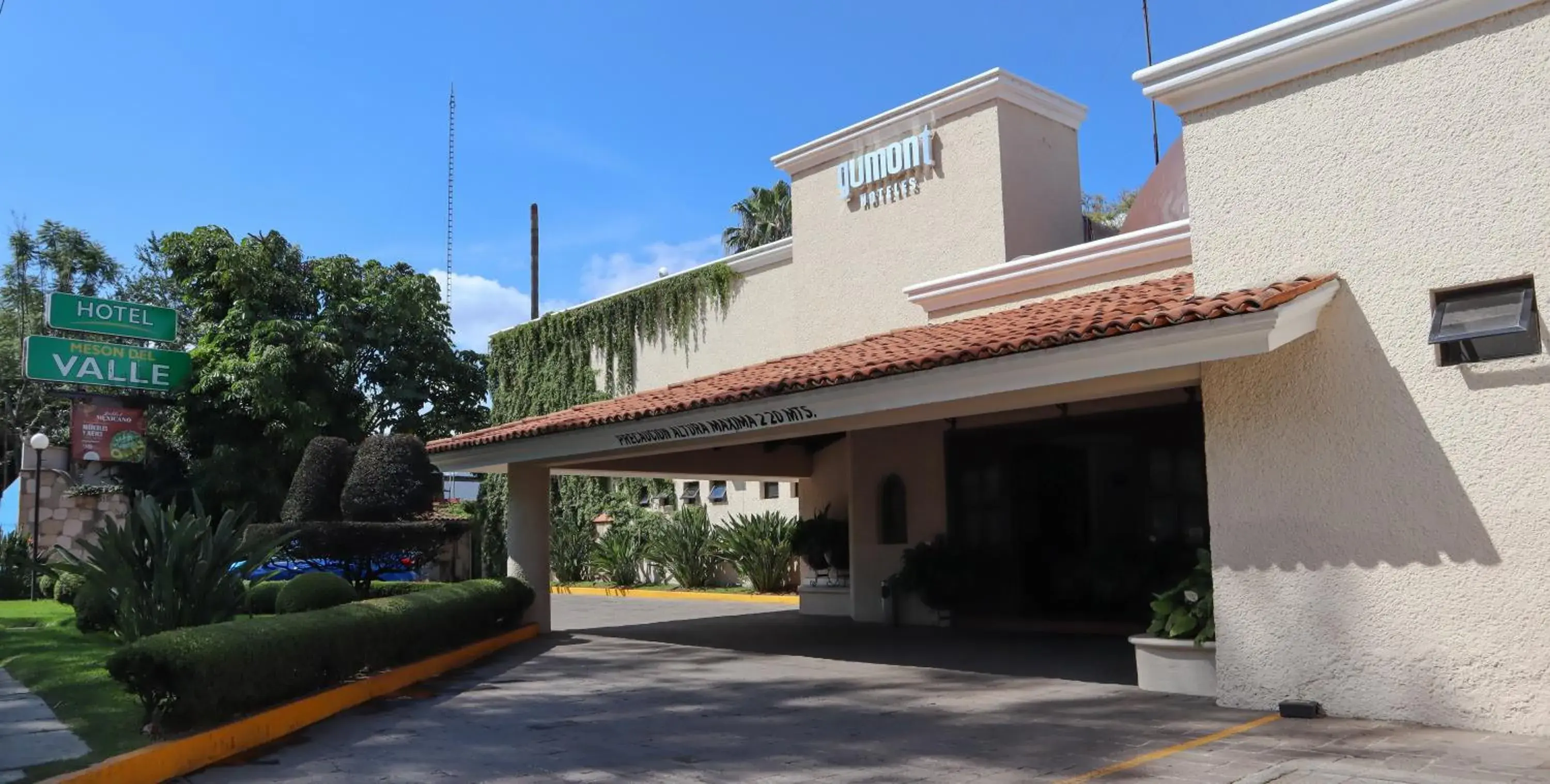 Facade/entrance in Meson del Valle Facade/entrance in Meson del Valle