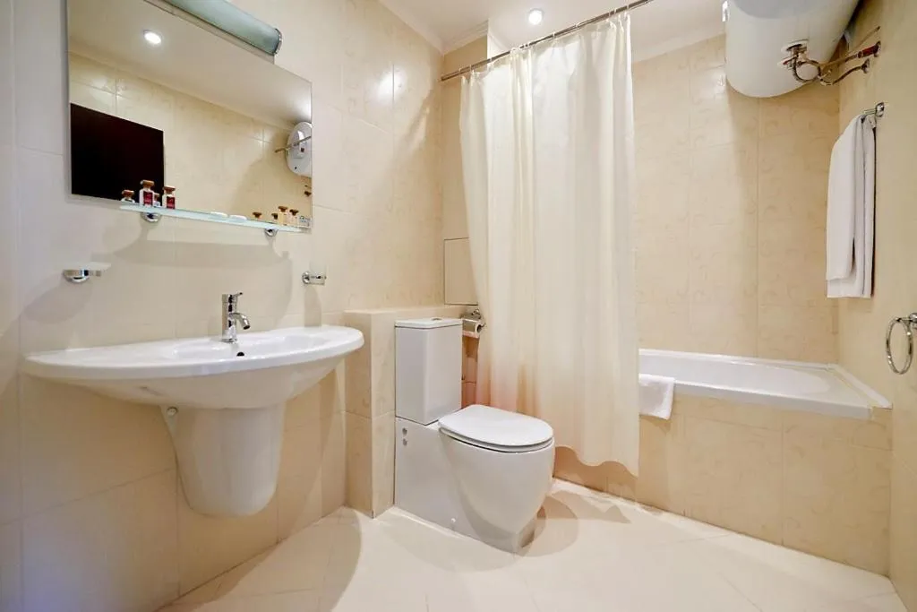 Toilet in Penelopa Palace Apart Hotel & SPA