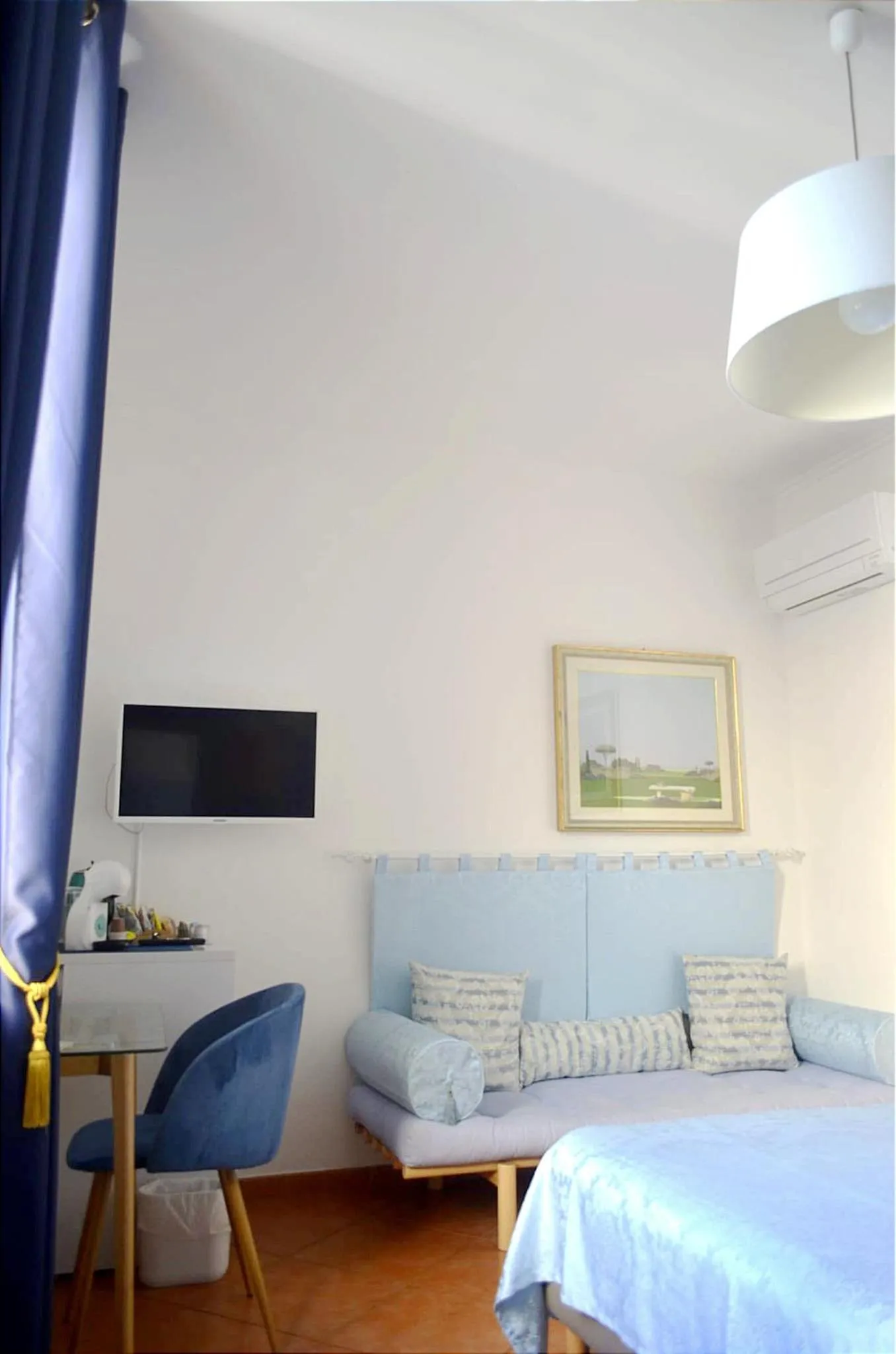 Photo of the whole room, Bed in B&B Al Mare Sorrento