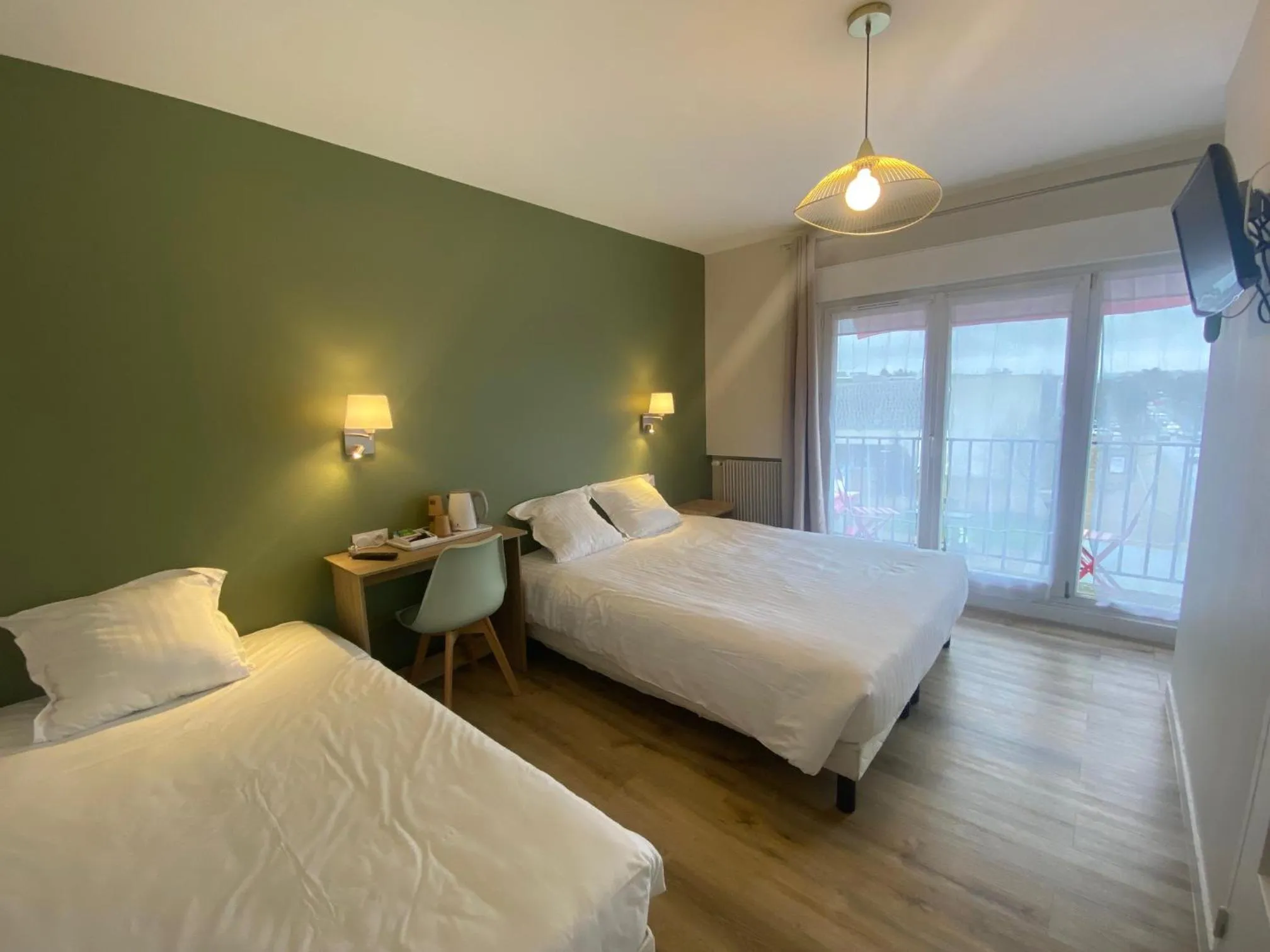 Bed in Hotel de Bretagne