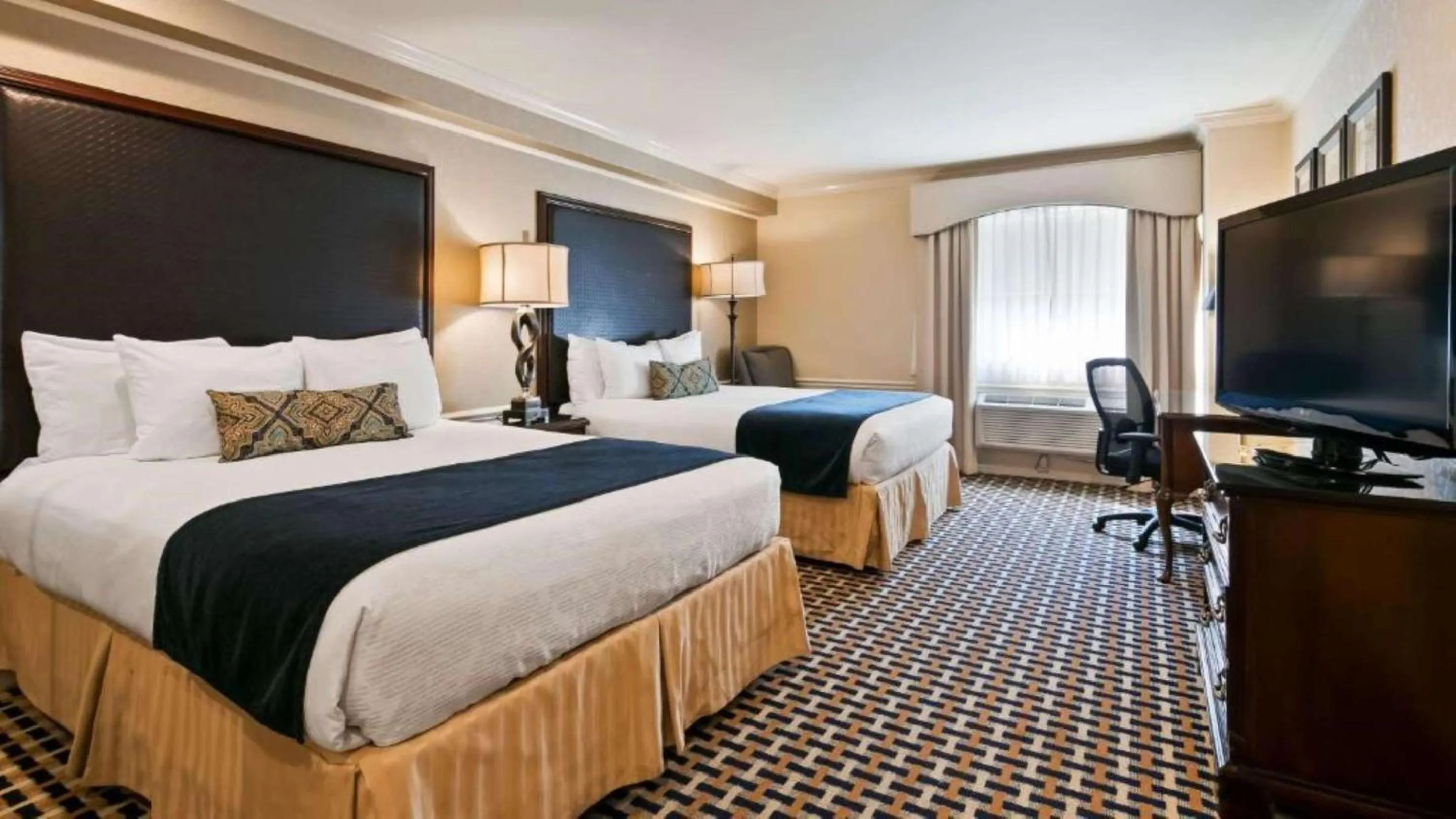 Bedroom, Bed in Best Western Plus Puyallup Hotel