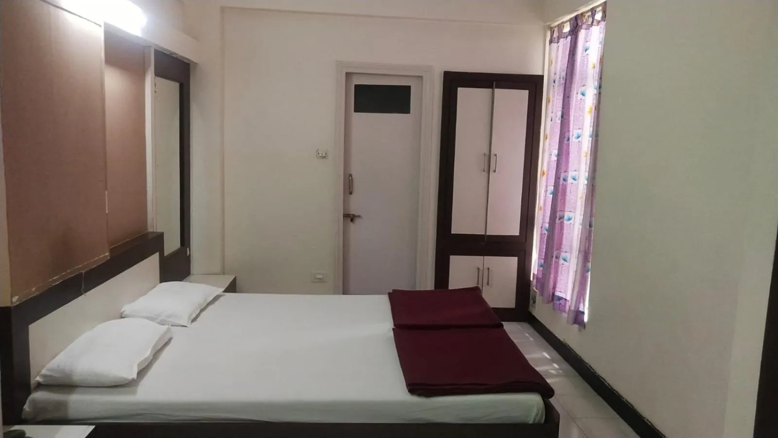 Bed in Hotel Vaishali
