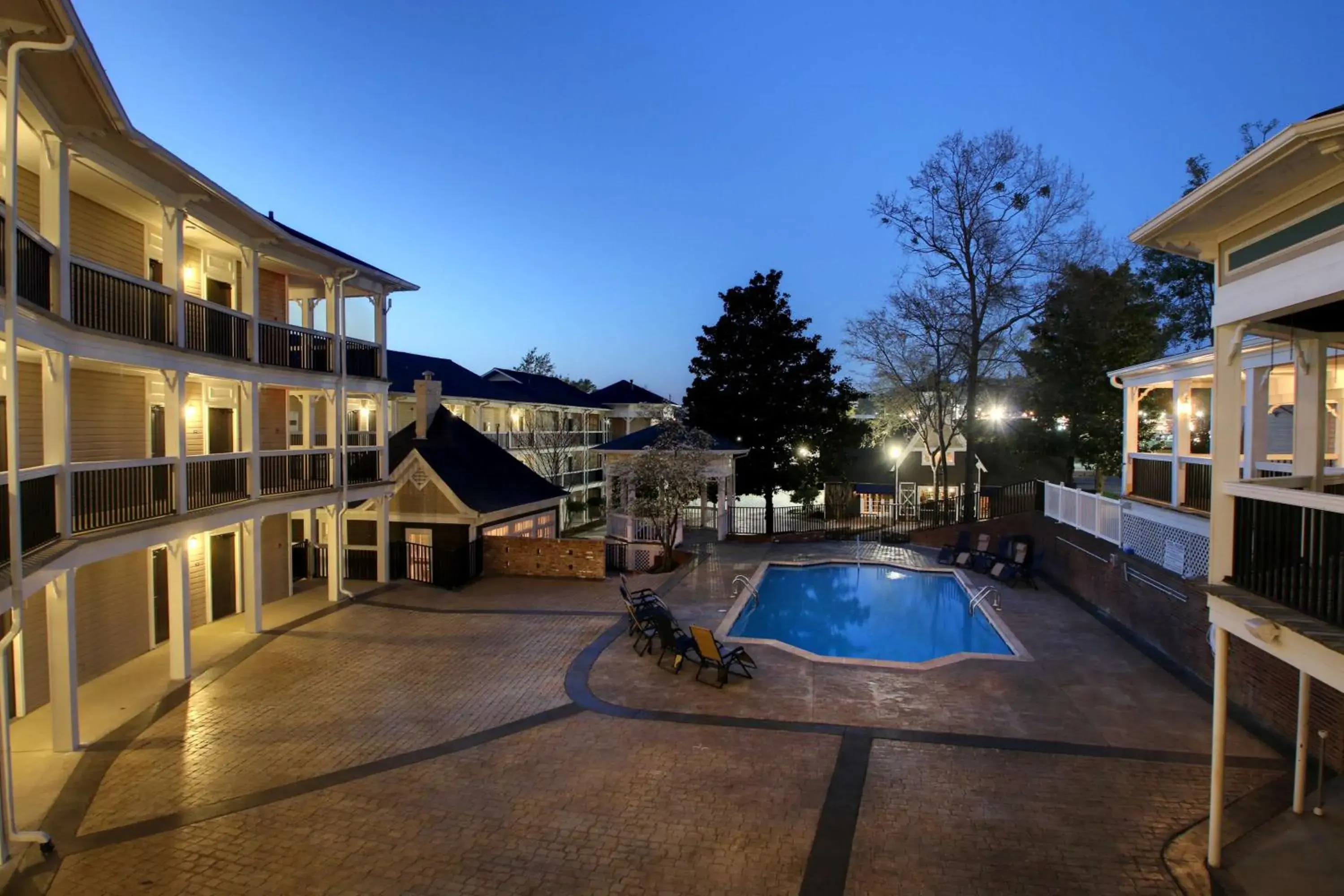 Pool view in Hotel Finial BW Premier Collection Oxford - Anniston Pool view in Hotel Finial BW Premier Collection Oxford - Anniston
