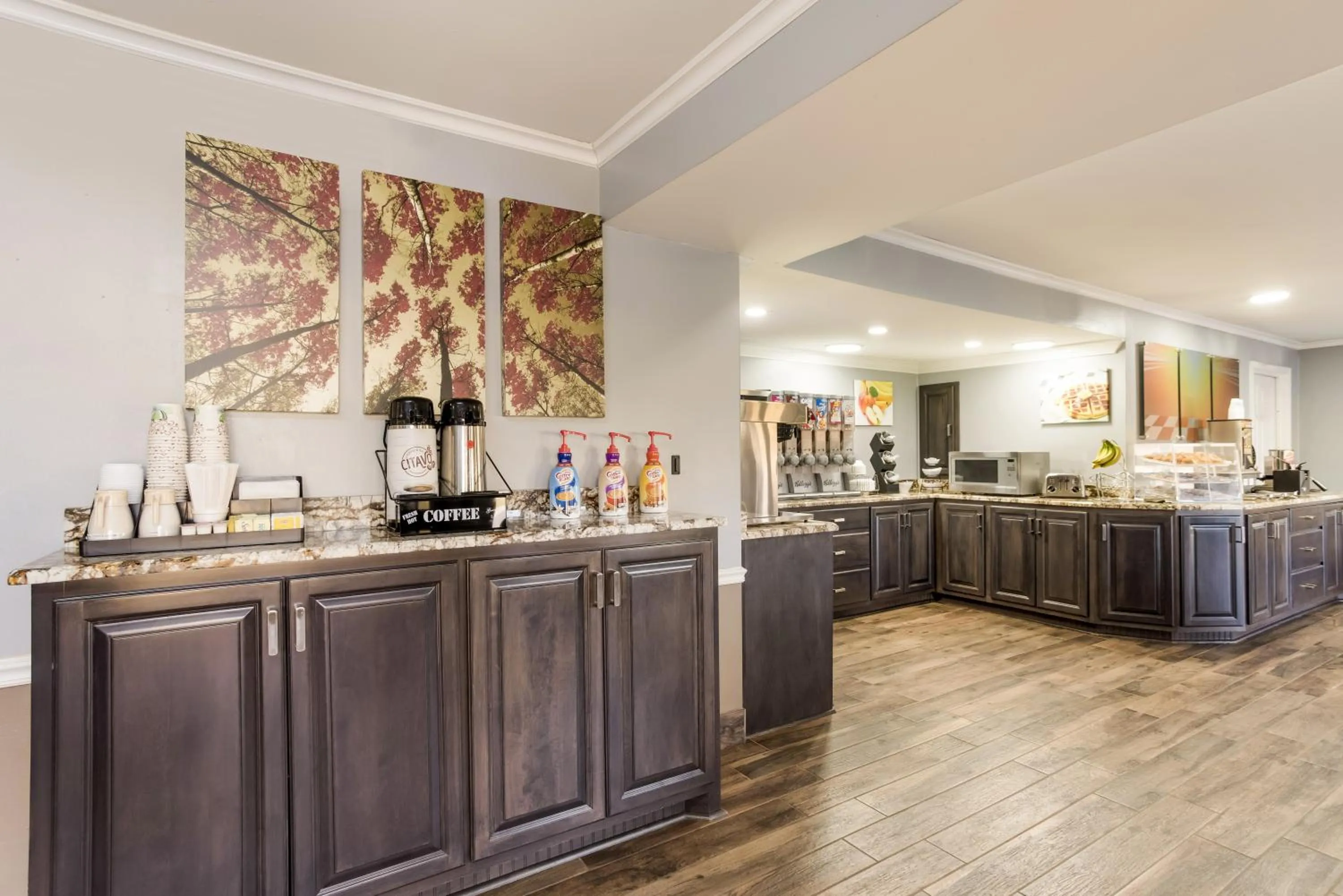 Breakfast in Red Roof Inn & Suites Athens, AL