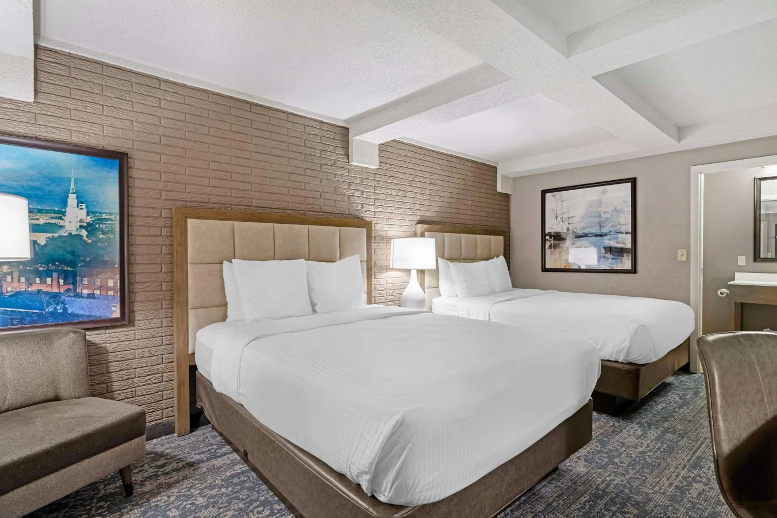 Bedroom, Bed in Best Western Savannah Historic District