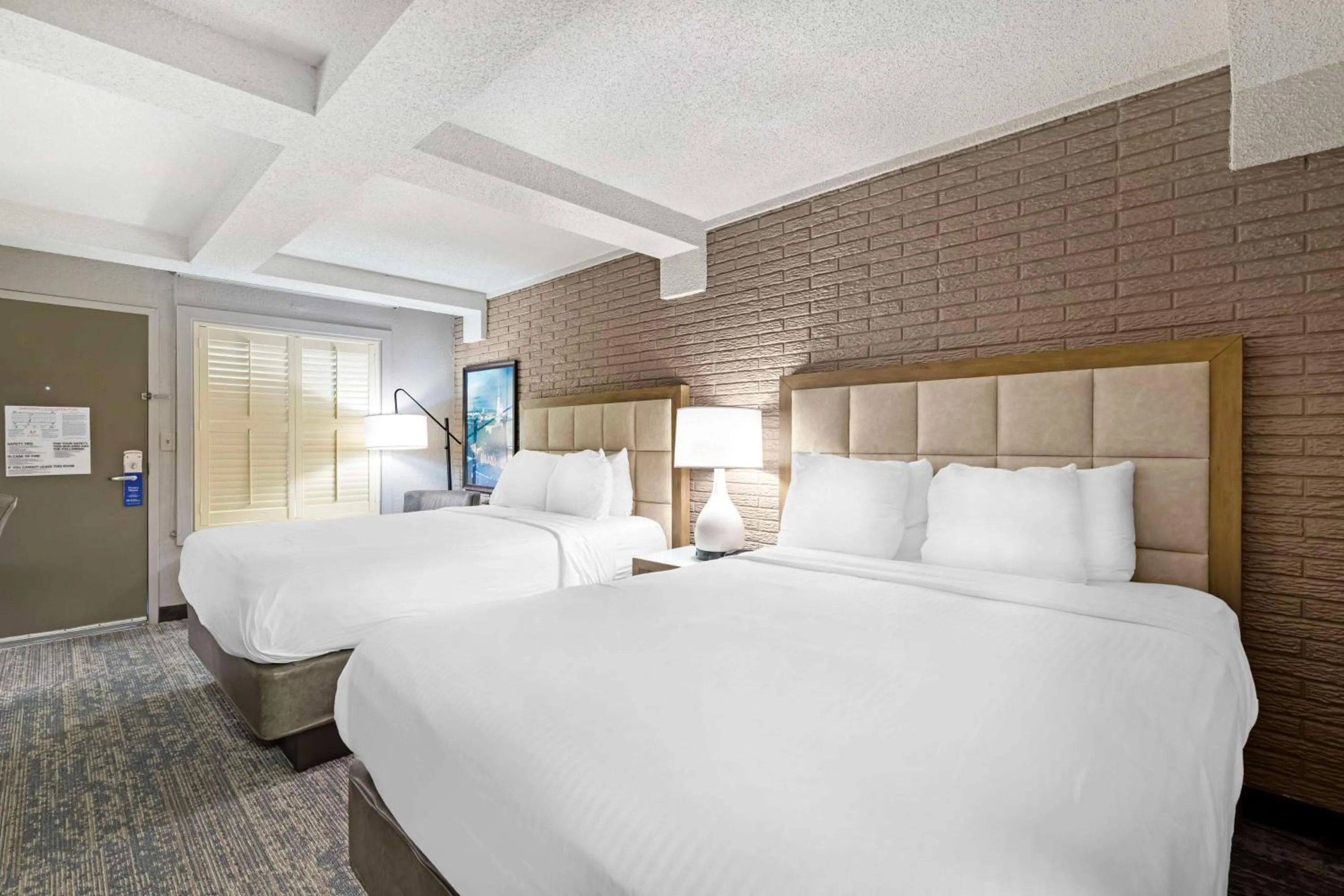 Bedroom, Bed in Best Western Savannah Historic District