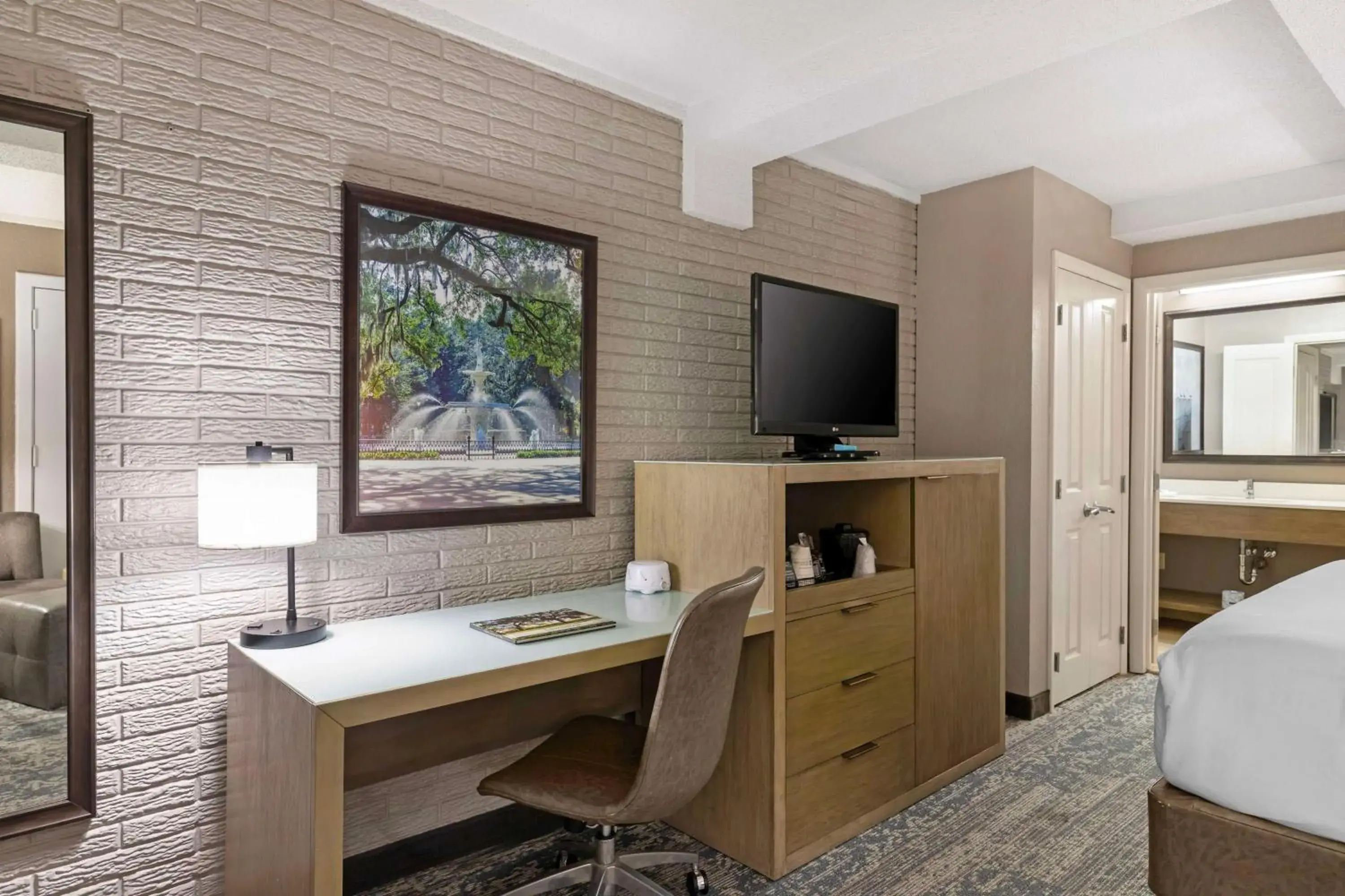 Bedroom, Bed in Best Western Savannah Historic District Bedroom, Bed in Best Western Savannah Historic District