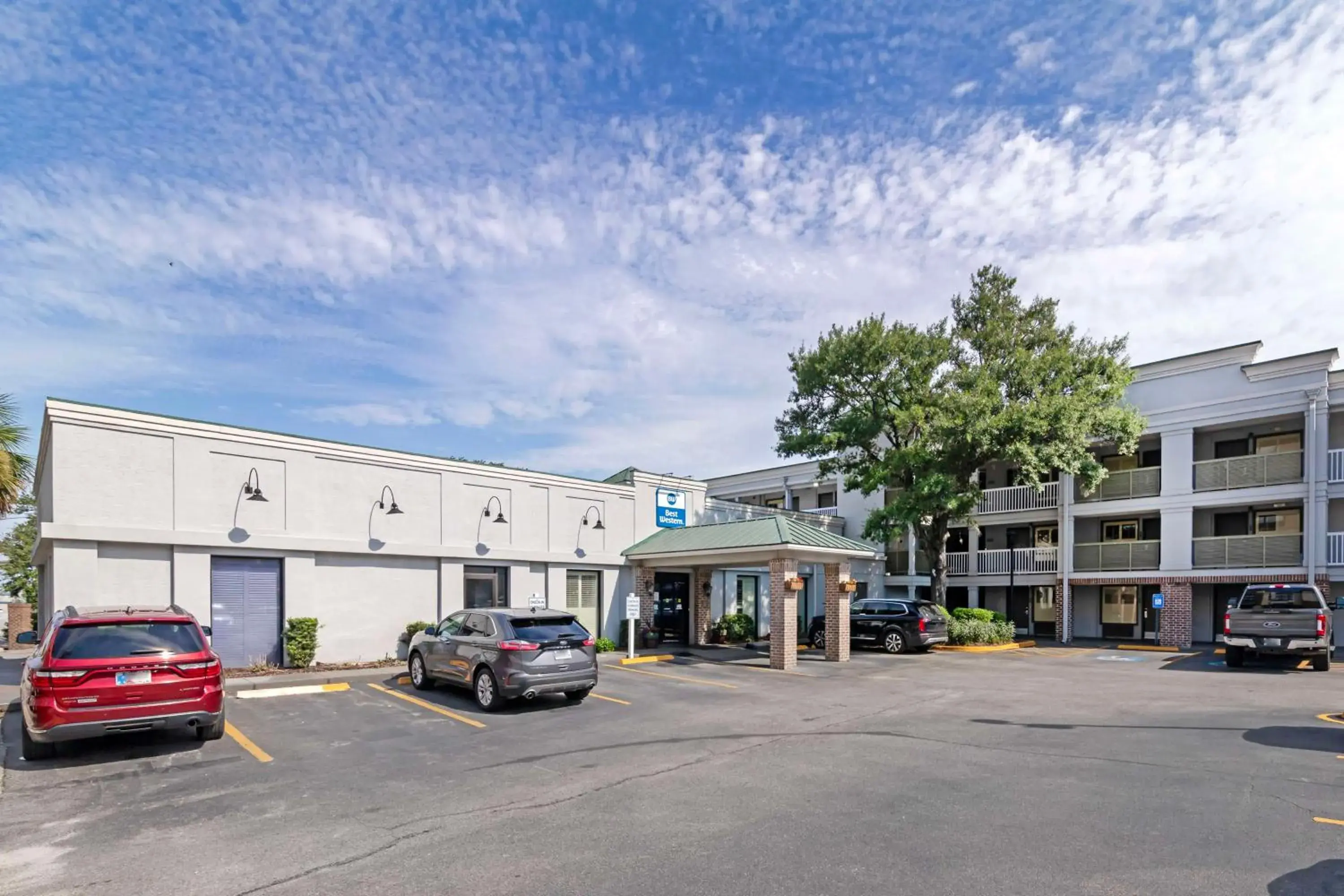 Property building in Best Western Savannah Historic District Property building in Best Western Savannah Historic District