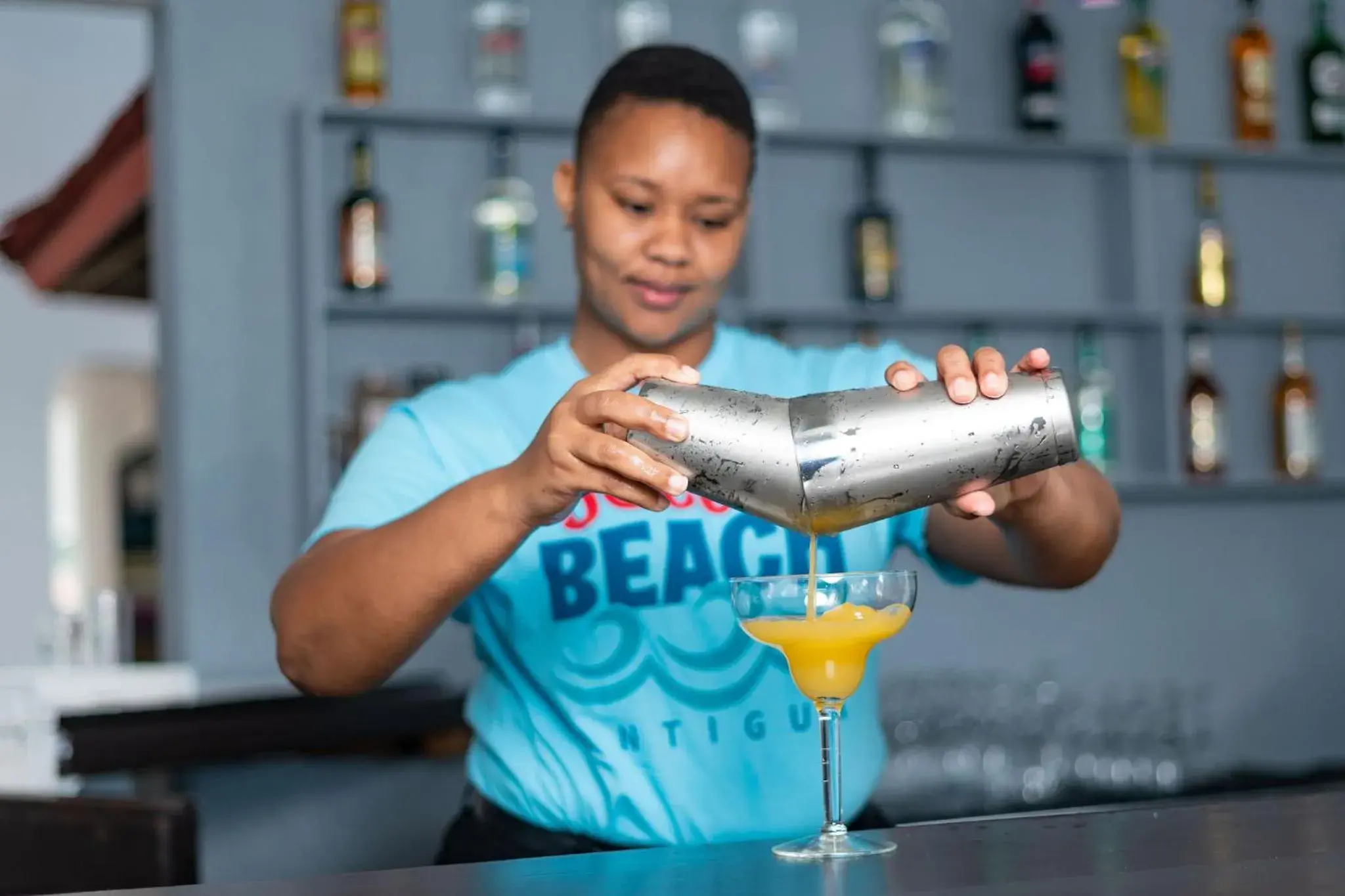 Lounge or bar in Jolly Beach Antigua - All Inclusive Lounge or bar in Jolly Beach Antigua - All Inclusive