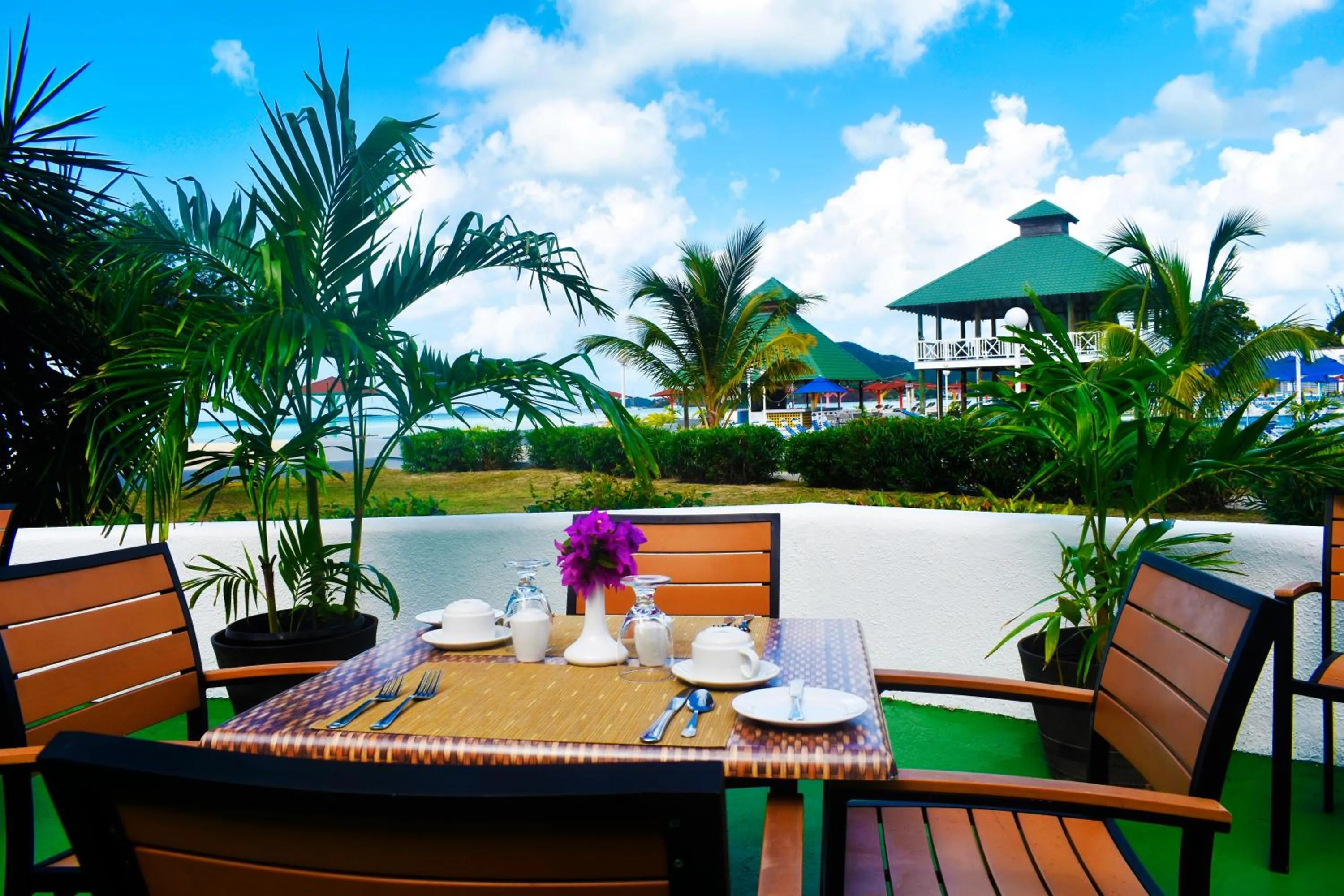 Dining area in Jolly Beach Antigua - All Inclusive