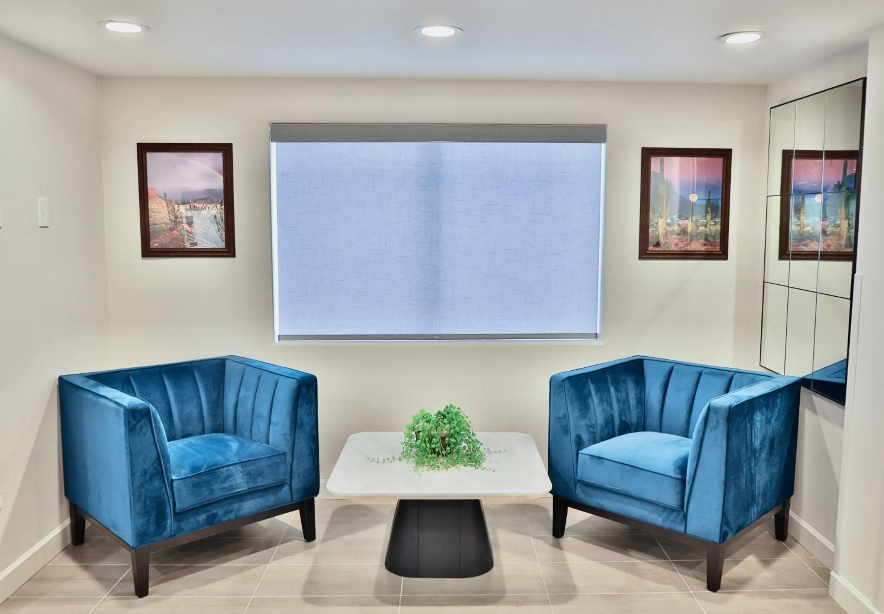 Seating area in Baymont by Wyndham Tucson Airport