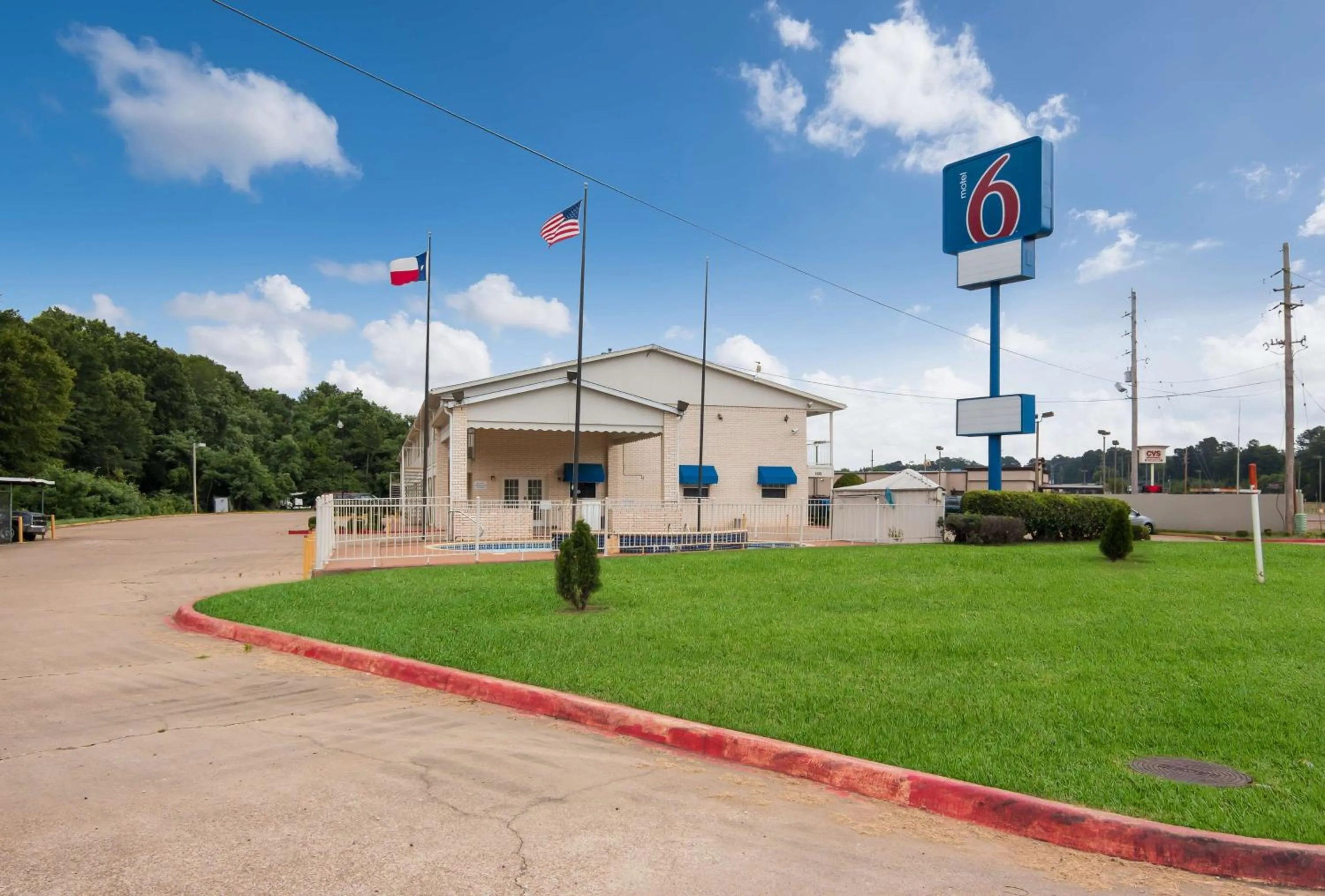 Property building in Motel 6-Atlanta, TX