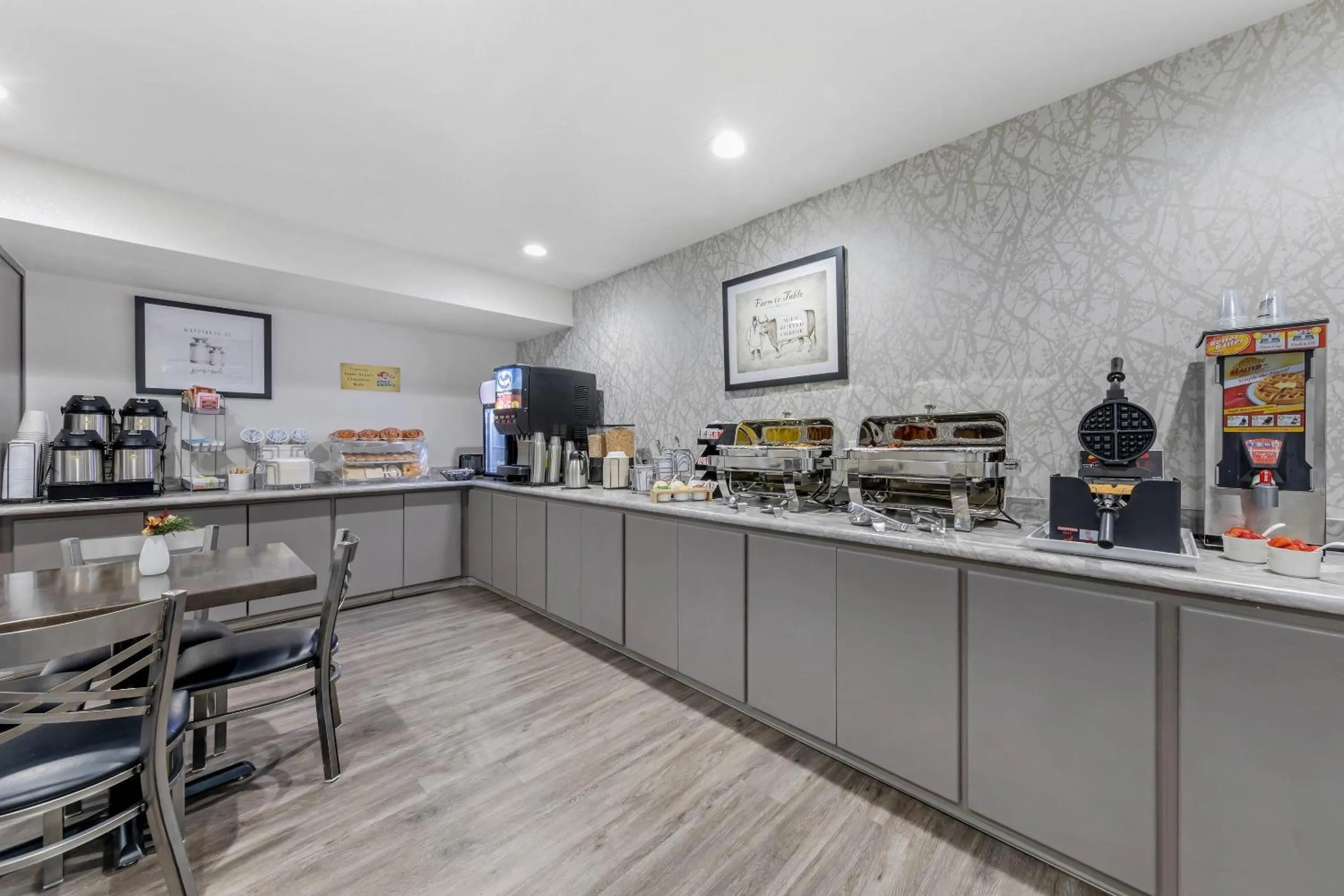 Breakfast in Hillstone Inn Tulare, an Ascend Collection Hotel