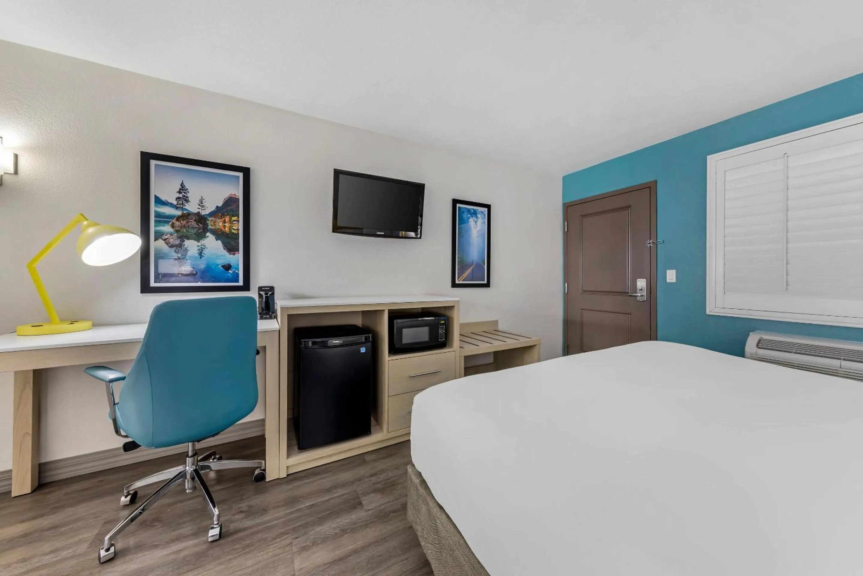 Bedroom, Bed in Hillstone Inn Tulare, an Ascend Collection Hotel