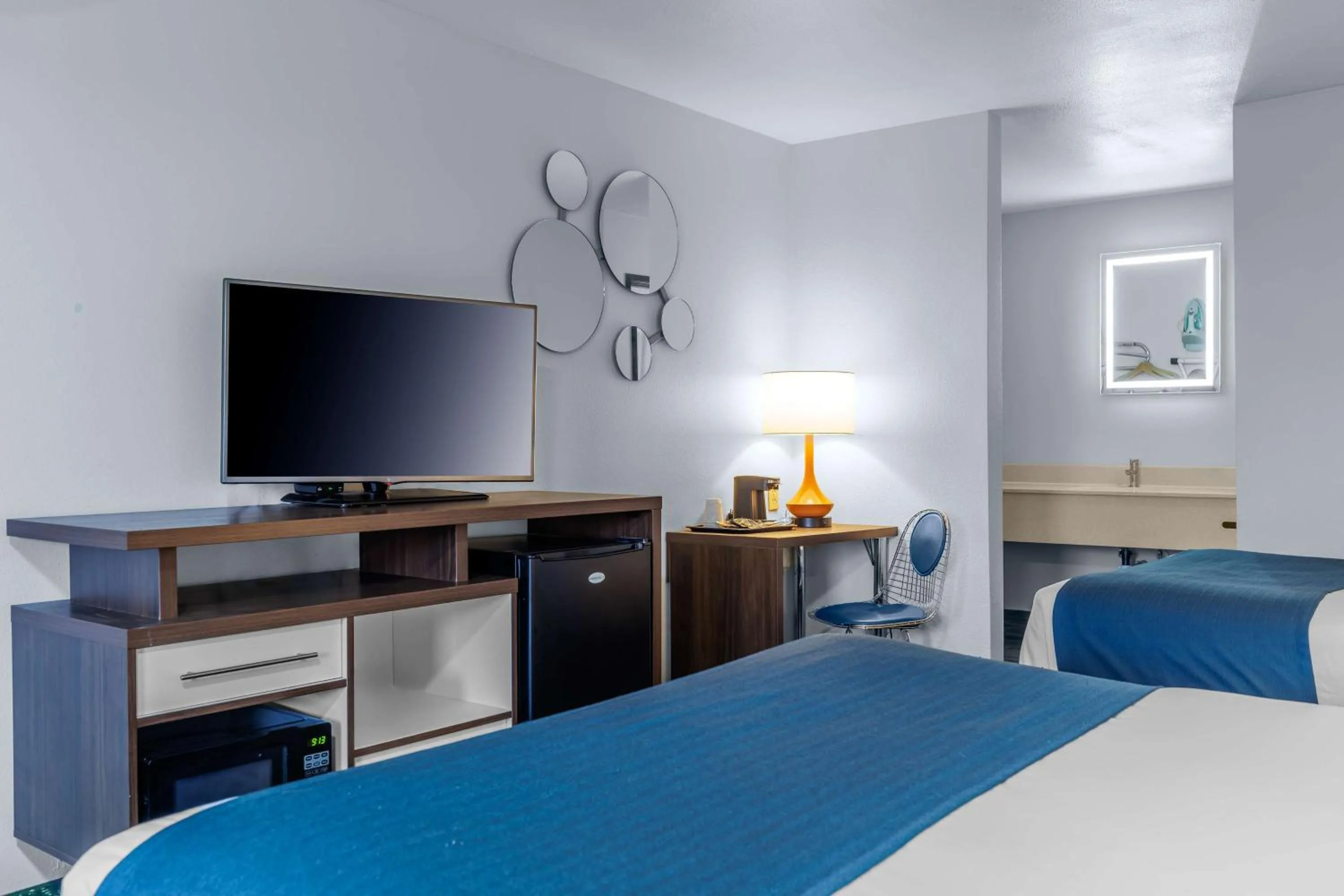 Bed in Studio 6 Suites Flagstaff AZ