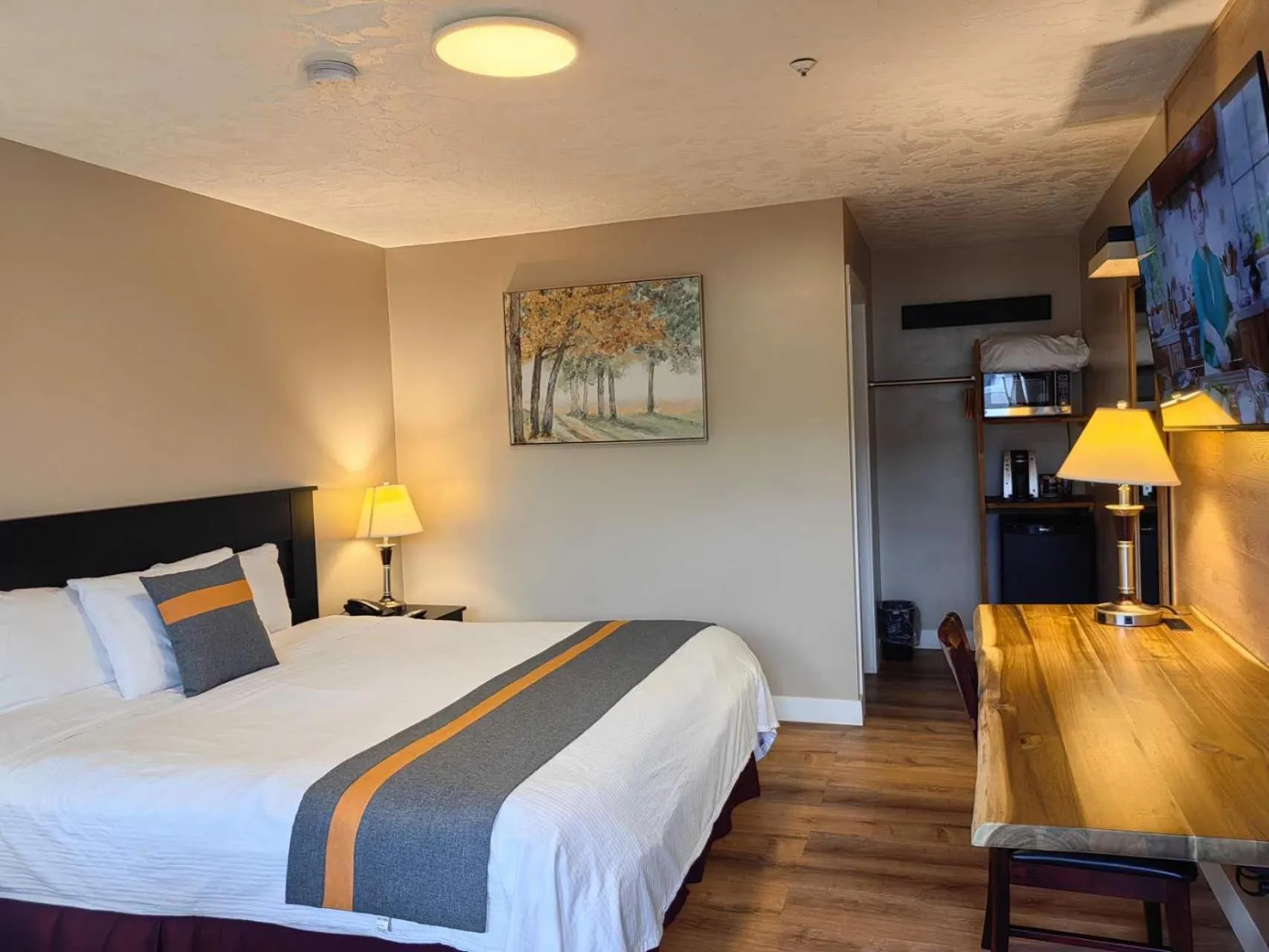 Bedroom, Bed in Harbour Light Motel