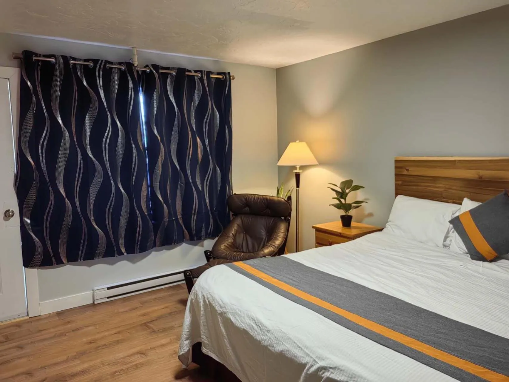 Bedroom, Bed in Harbour Light Motel